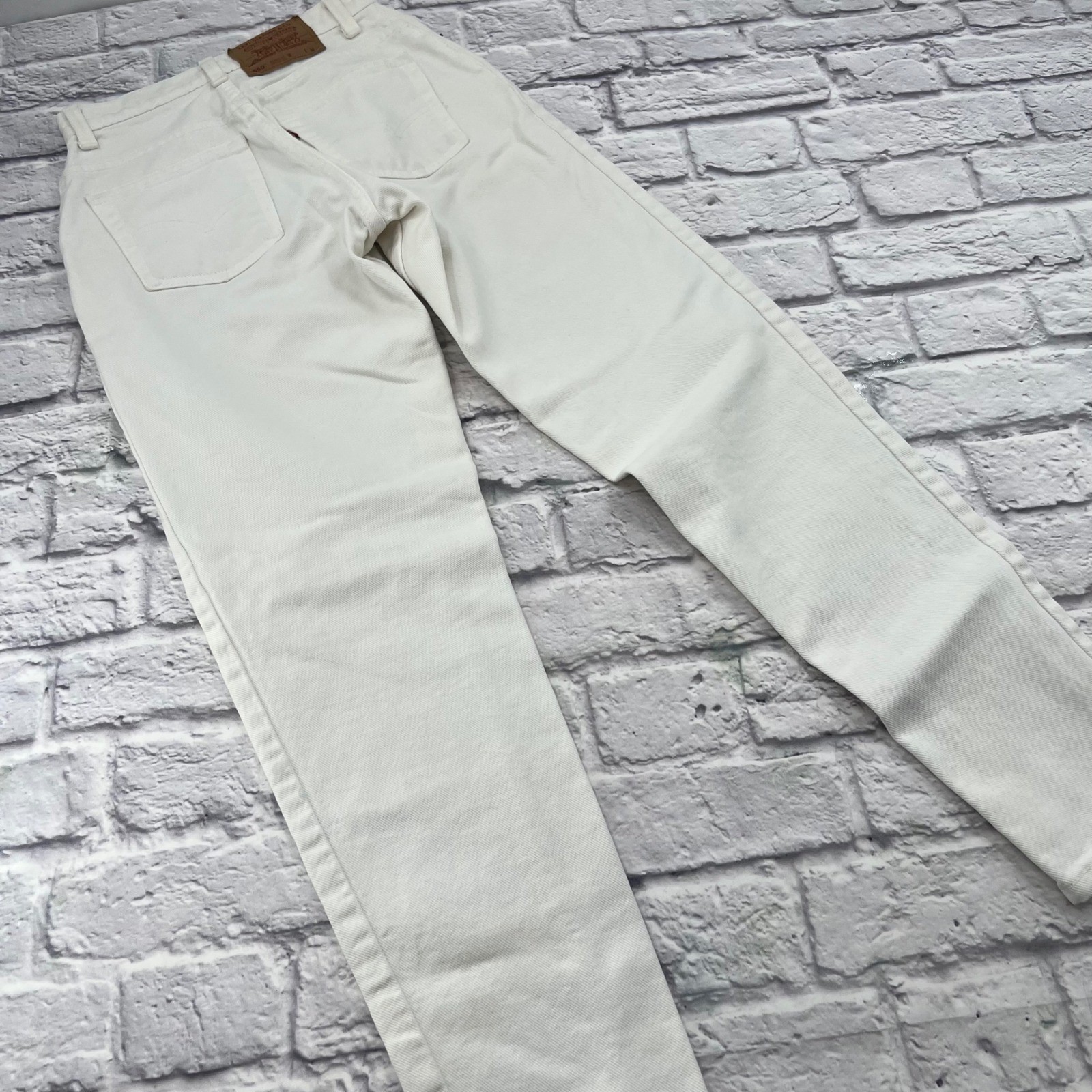Levis 550 Vintage Jeans Women’s 5 Med White Relaxed Fit Tapered Leg Made in USA