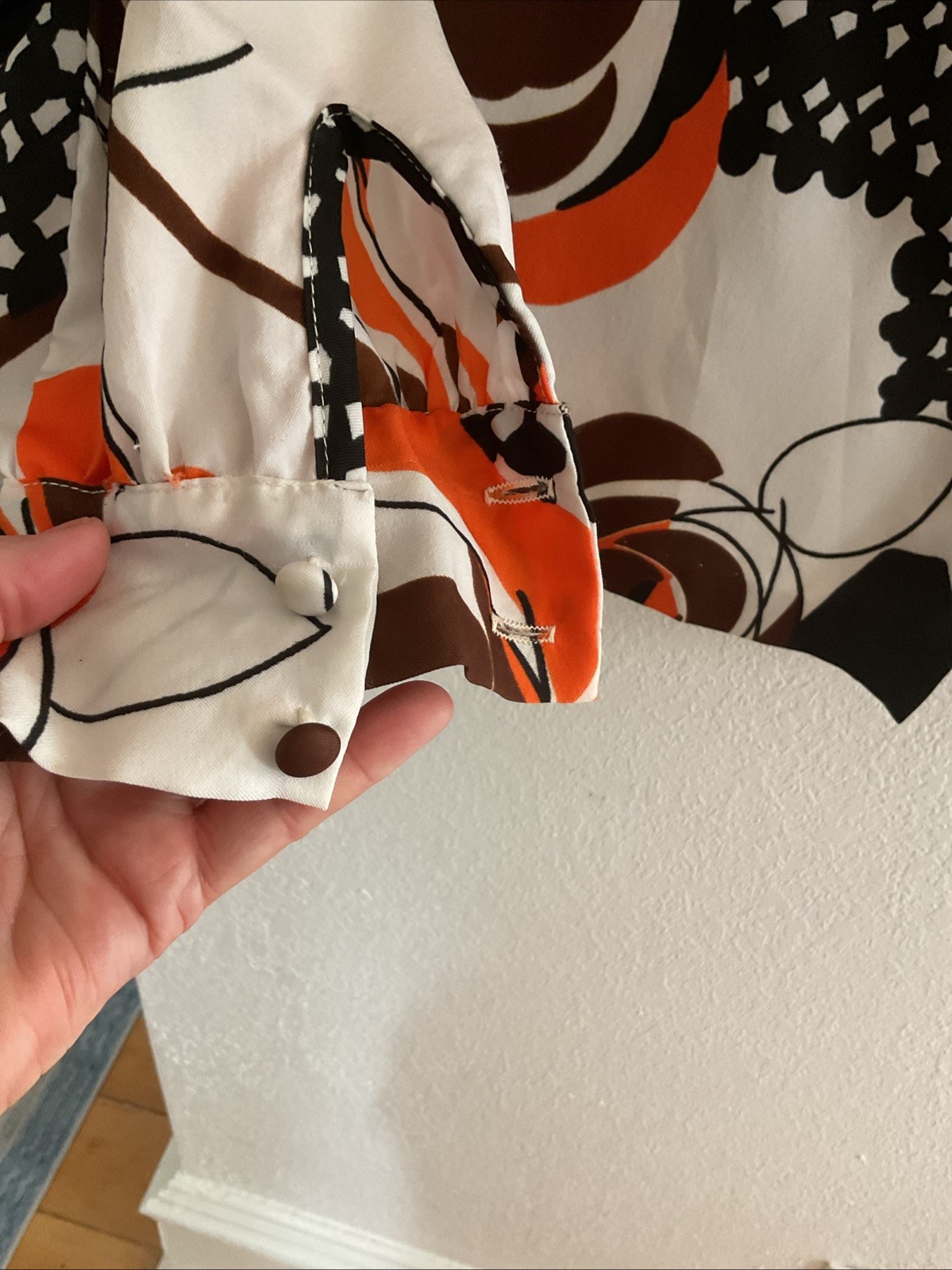VTG 70s Women’s Spread Pointed Dagger Collar Polyester Blouse, BLK, BR /Orange