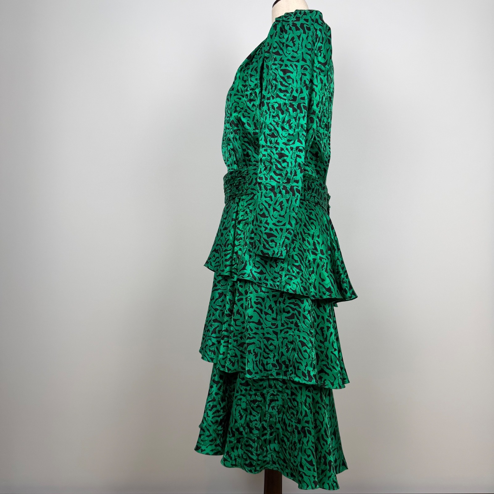 VTG Richard Warren Saks Fifth Ave Silk Dress 12 Green Animal Print Tiered Ruffle