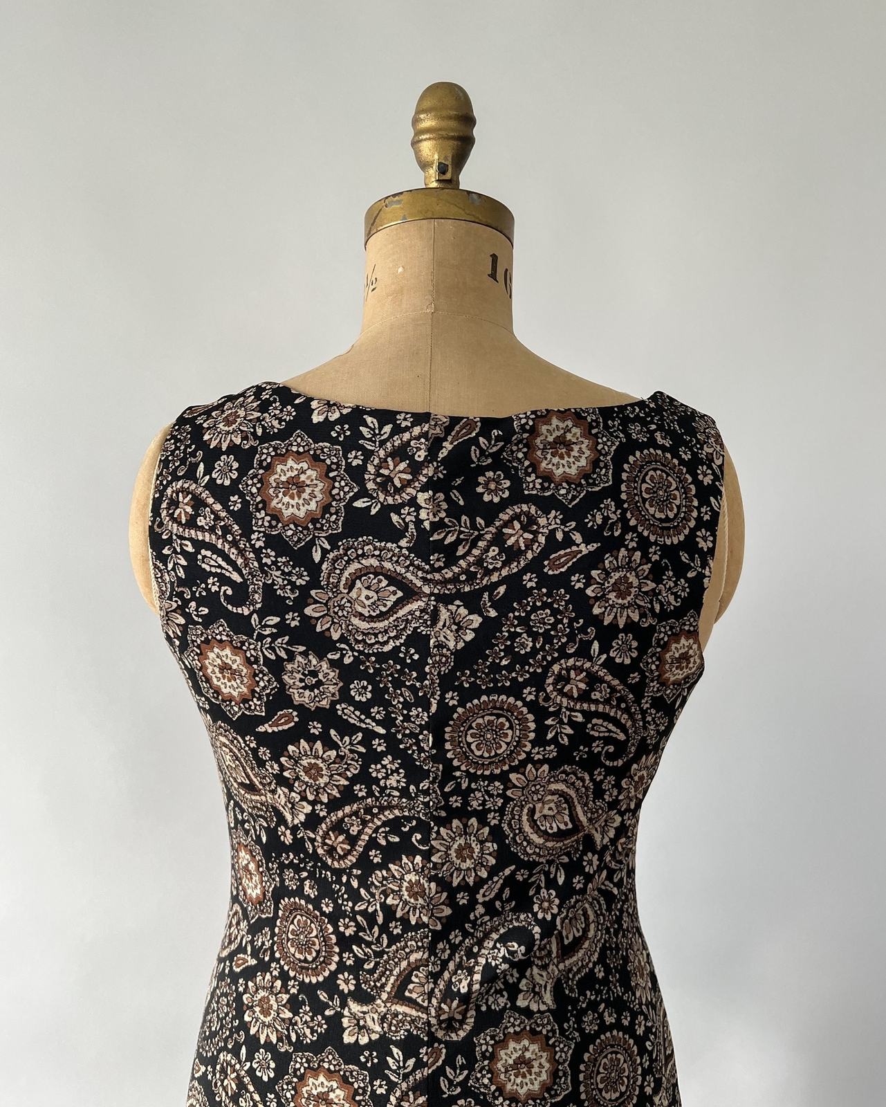 1990s Vintage Black Tan Paisley Print Mesh Sleeveless Keyhole Neck Slip Dress M