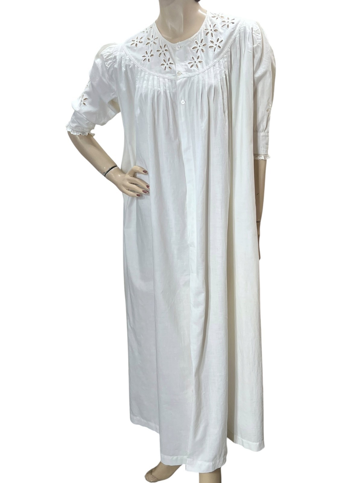 Vtg Early 1900s Creamy White Cotton Nightgown Hand-Stitched Eyelet Lace Trim