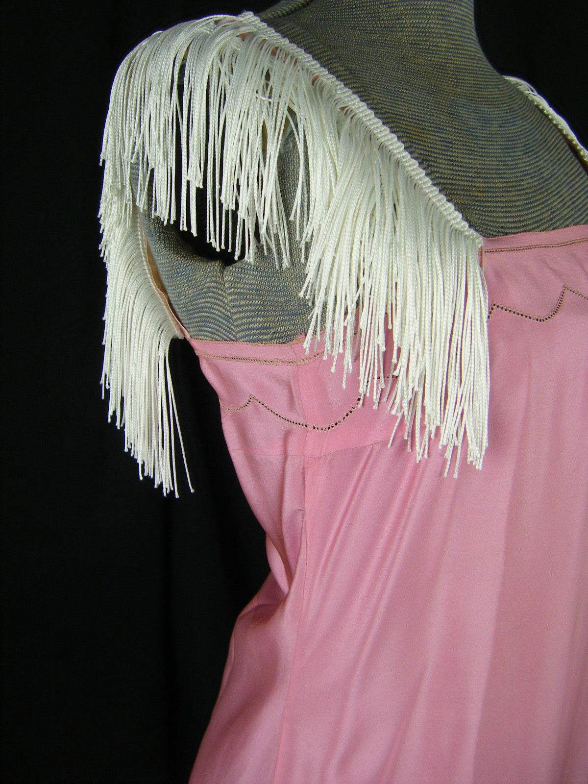 Vtg 20s Dark Pink Scalloped Hem Flapper Dress w/White Fringe Straps-Bust 28/XXXS