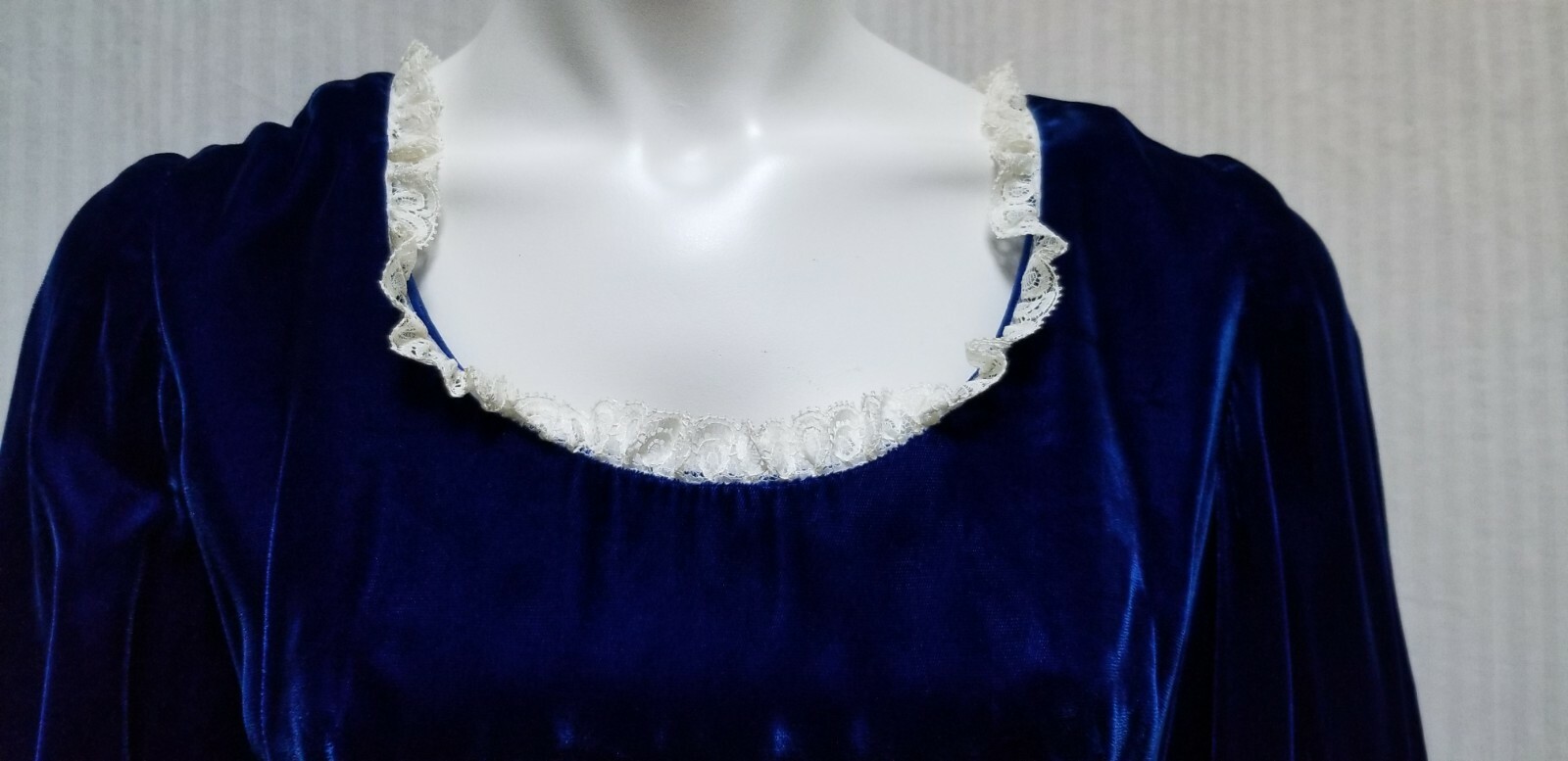 Gorgeous Vintage Blue VELVET MAXI DRESS with Headband w/ Netting & Bag – Size S