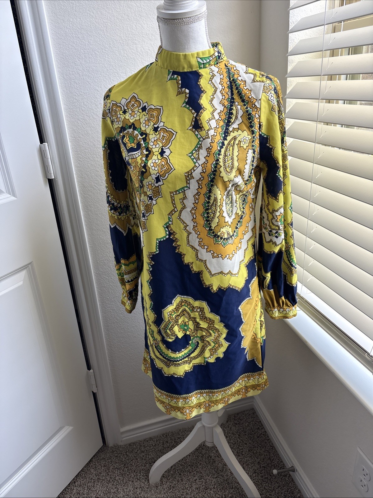 Vintage Linda California yellow Retro print womans Long Sleeve Dress
