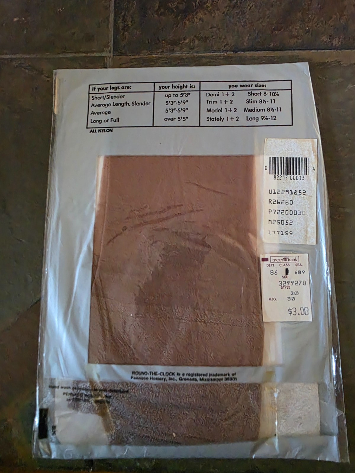 NIP Vtg Round the Clock Sheer Agilon Stockings 9 1/2-10 1/2 Tango Demi-2 Short