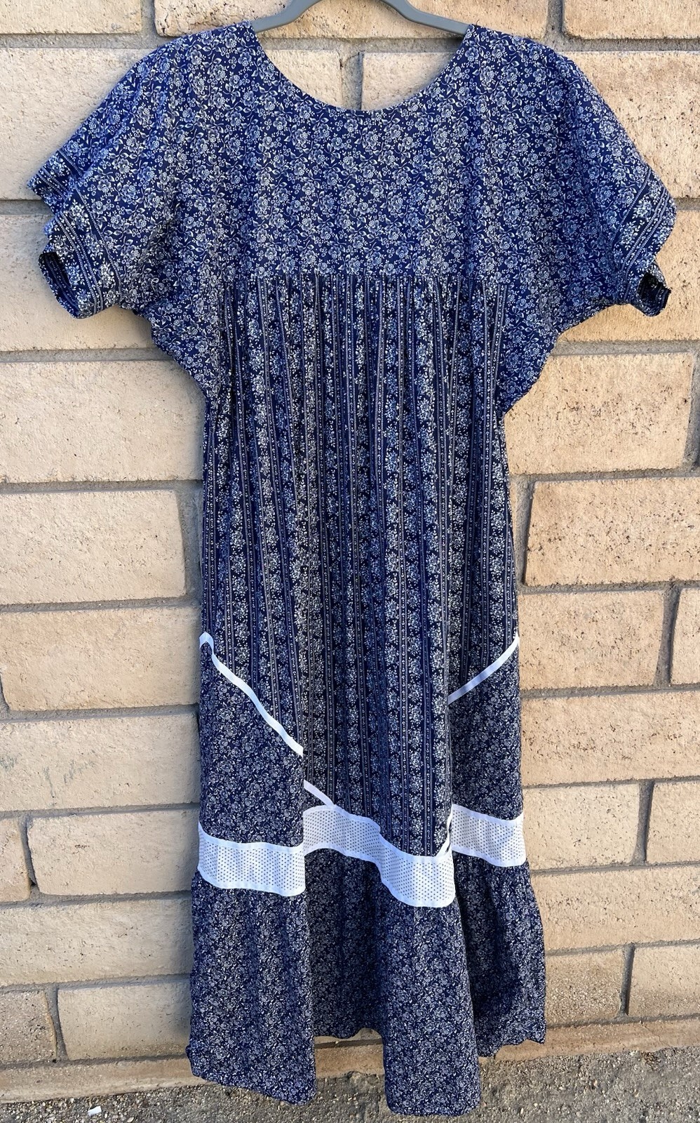 Carol Bennett Liberty House Hawaii Dress M Blue Floral Prairie Muu Muu Vintage