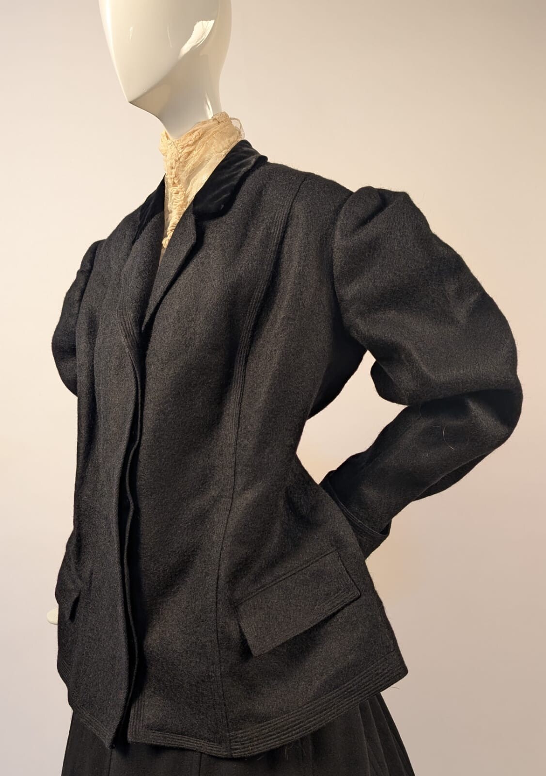 VICTORIAN 1890’S BUSTLE BACK JACKET W PUFF SLEEVES + VELVET COLLAR