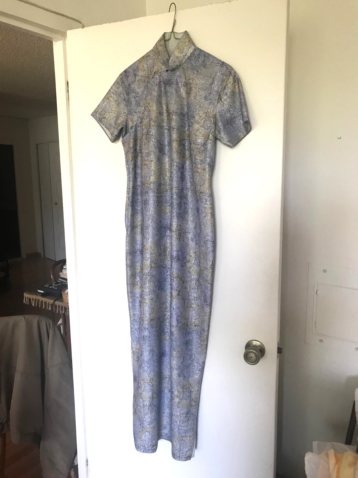 Elegant Sm-Medium 1970s VTG Qipao Cheong Sam Chinese Dress- SILK multi – MED
