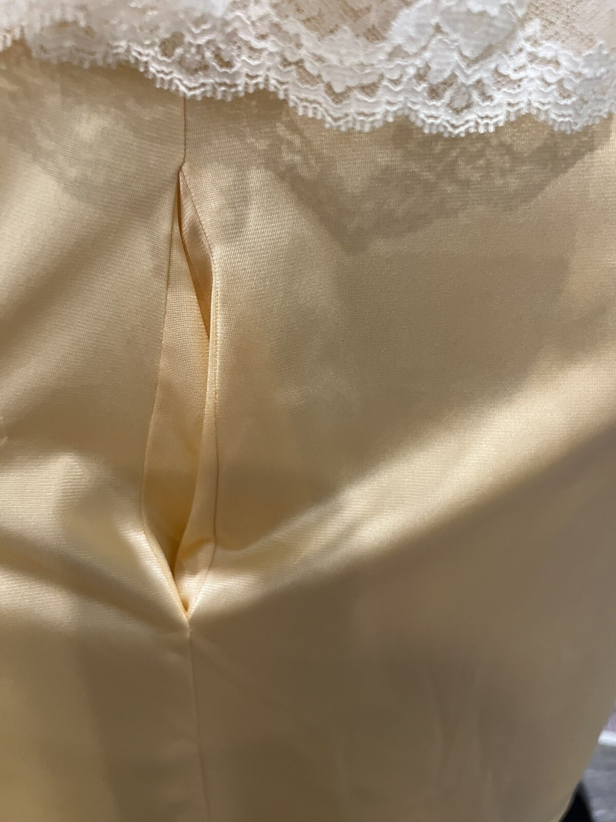 Vtg 80’s MG JC Penney Butter Yellow Nylon White Lace Trim 2 pc Sleepwear Set M
