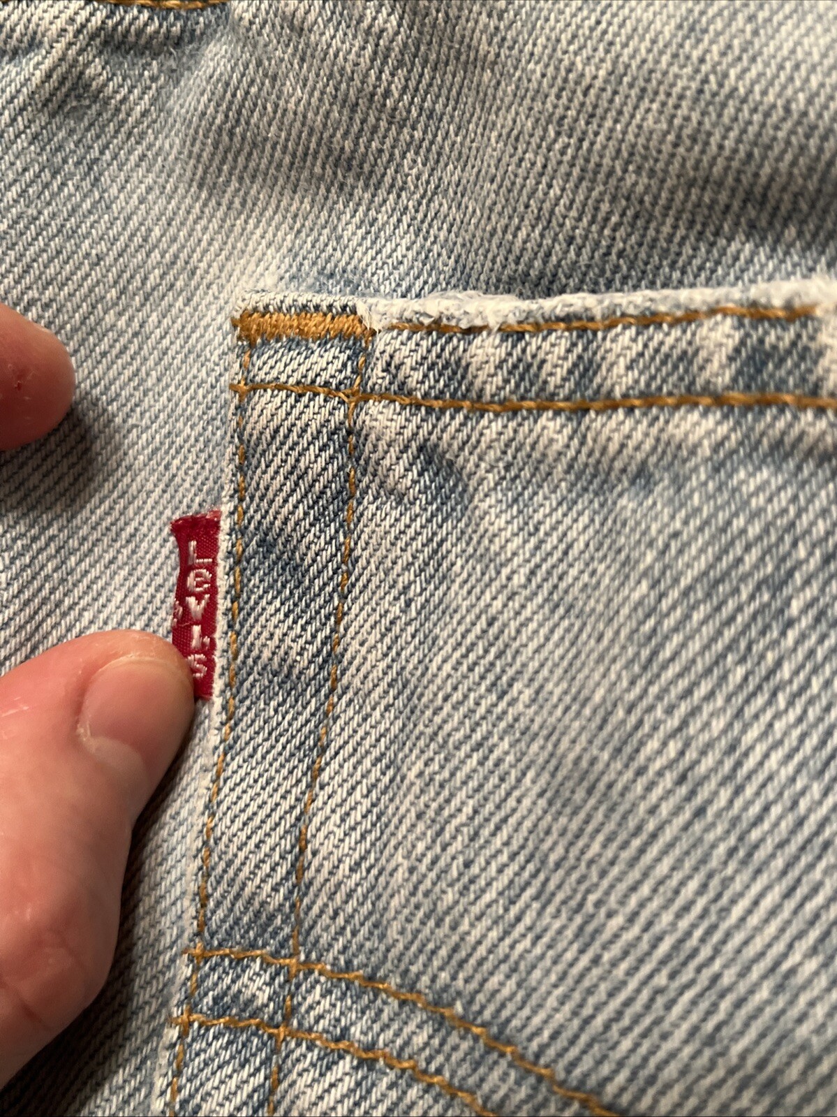 vtg 90s Levi’s 501 MADE IN USA blue jeans button fly womens 33 light wash 32×24