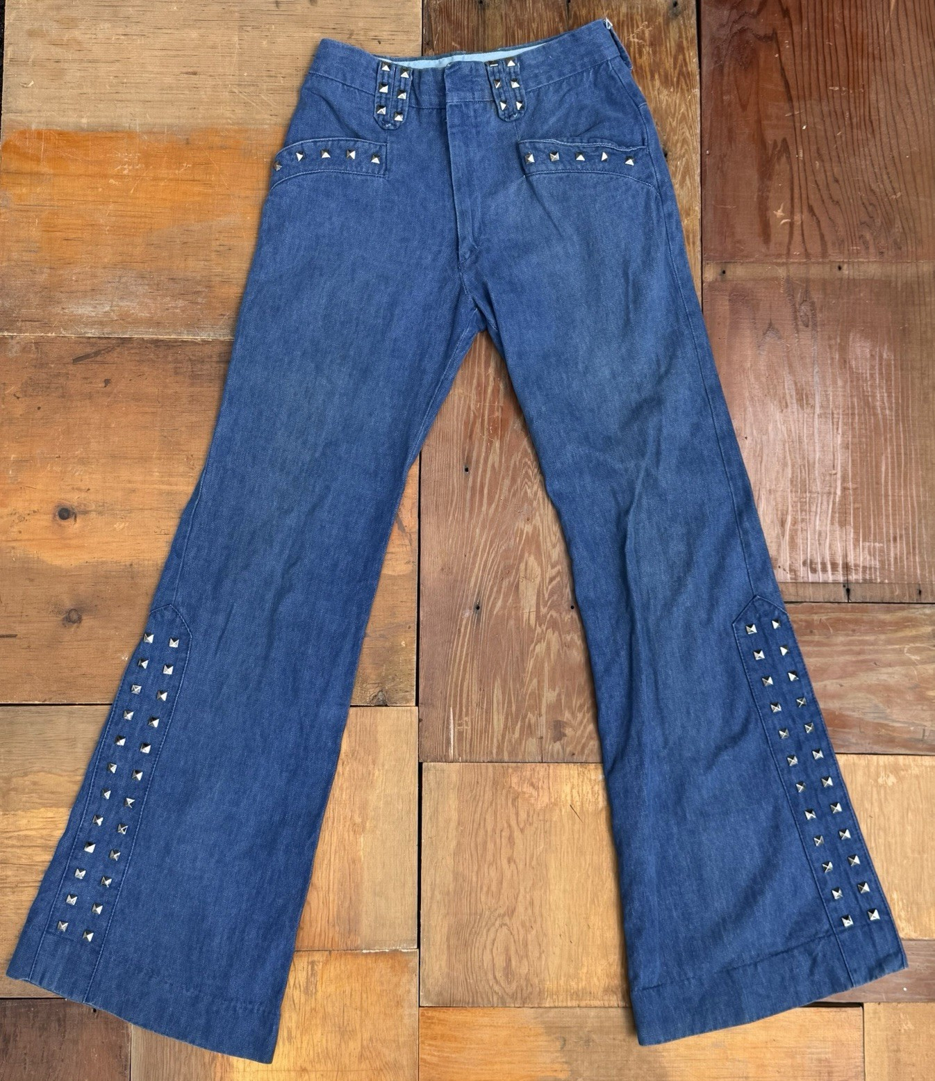 1970’s Women’s Studded Bellbottom Jeans W28 Inseam 32