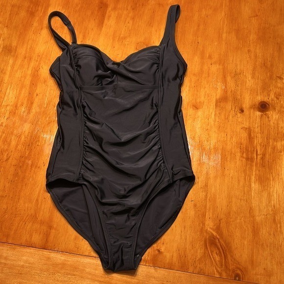 Merona Retro Glam Classic Black Twist Front Ruched One Piece Swimsuit Padded