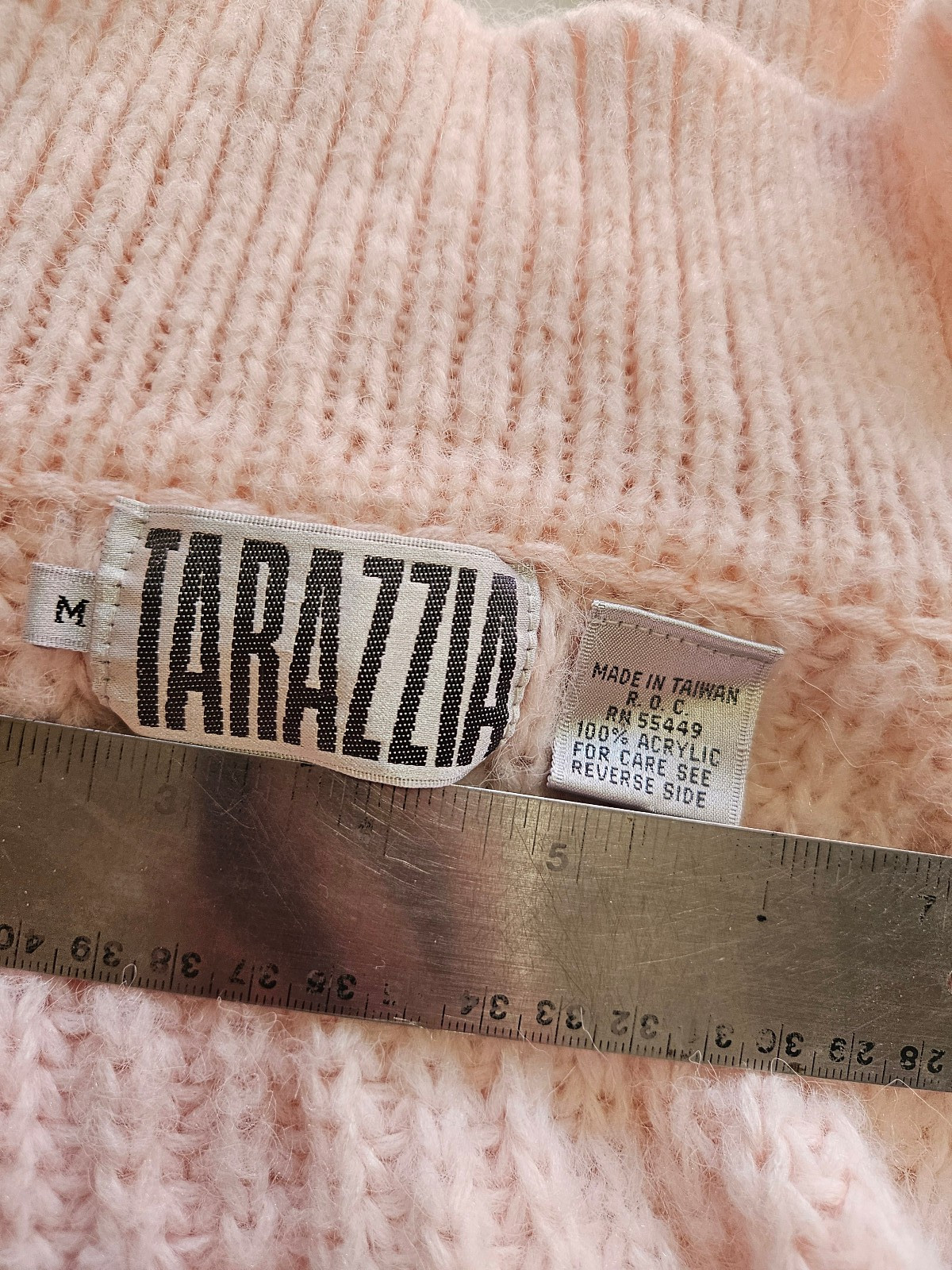Vintage 80s Tarazzia Pink Cable Knit Sweater Acrylic Fuzzy Look Chunky Knit Med.
