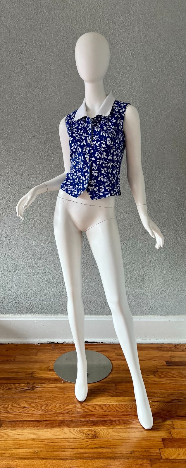 Vintage Blue Floral Pearl Button Down Sleeveless Pin Up Crop Blouse Top S/M