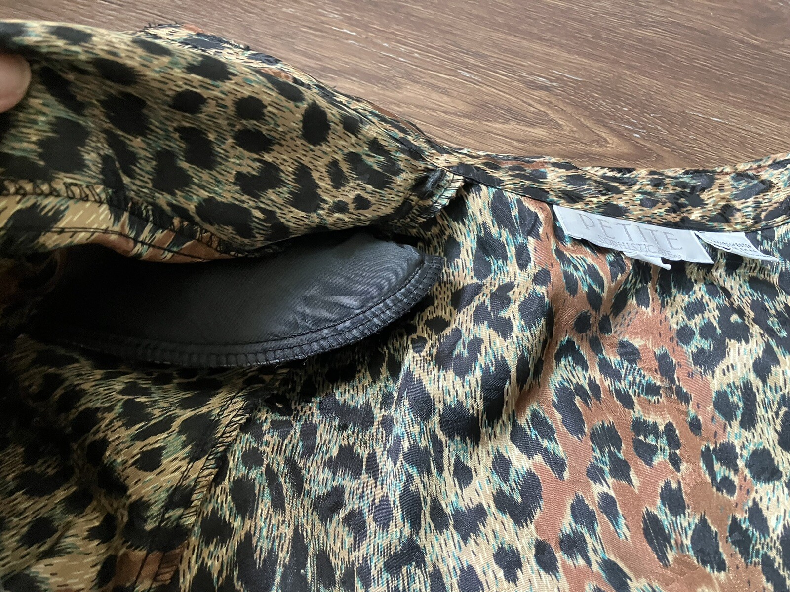 Vintage ’80s Petite Sophisticate Colorful Leopard Print Long Sleeve Blouse S/M