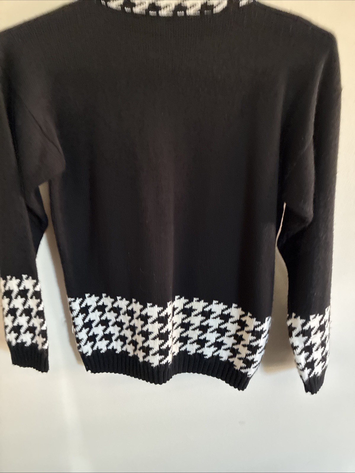 Vintage Black And White Houndstooth Sweater Womens 90s 100% Acrylic M Paper Tag