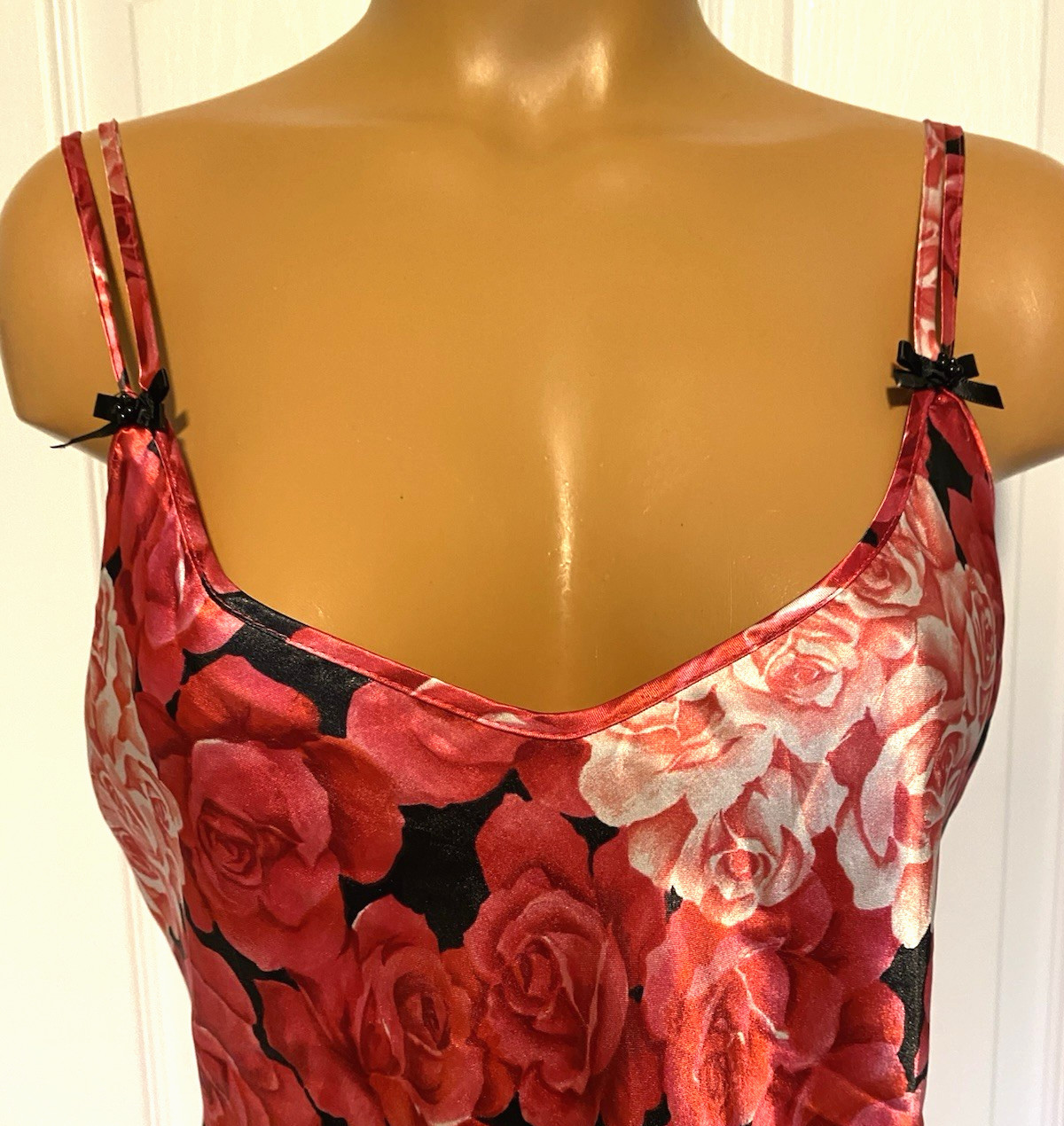 VTG Y2K SABRINA LINGERIE RED FLORAL SATIN W/ STRAPPY LOW BACK NIGHTGOWN SZ M