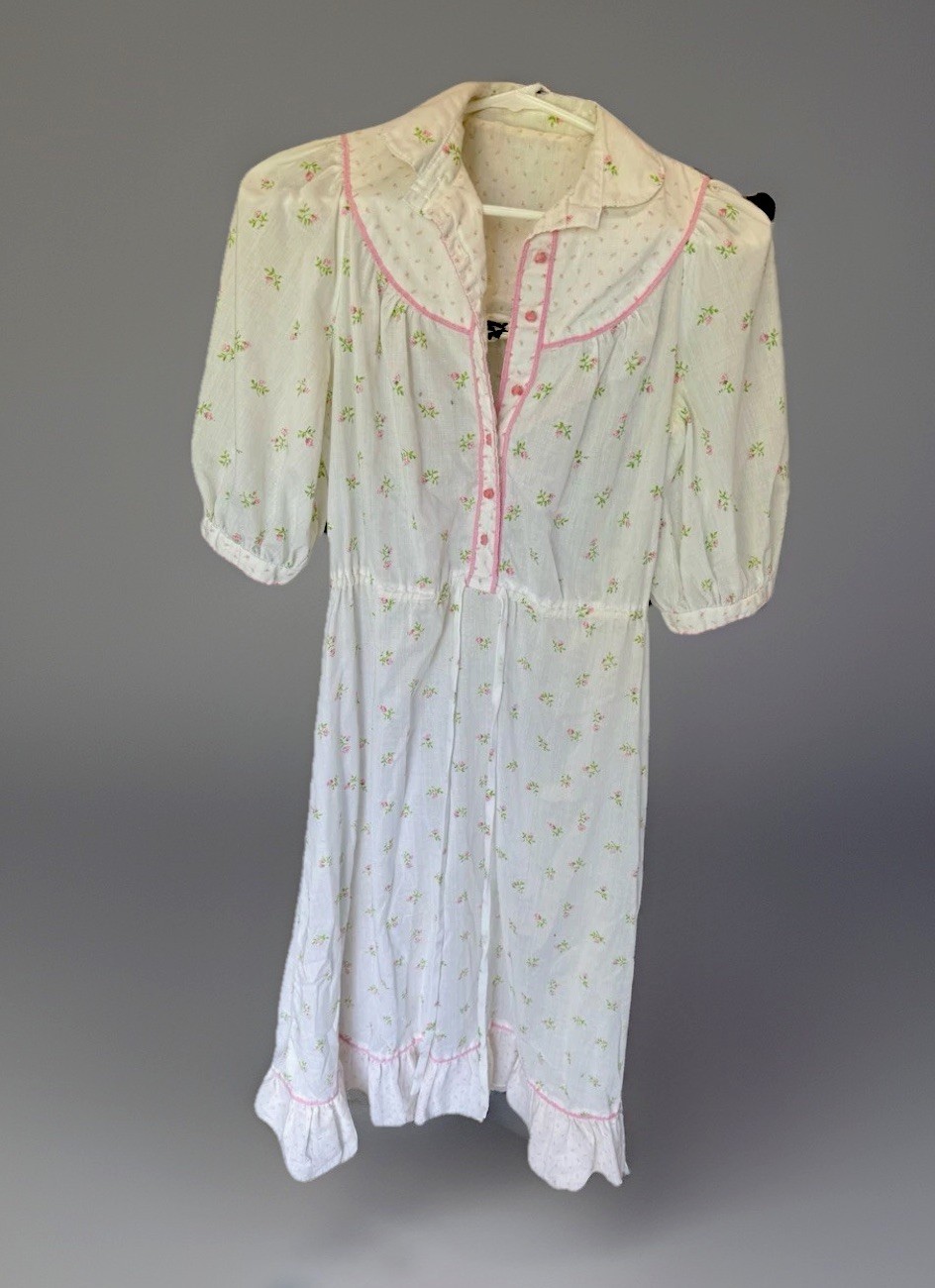 Vintage cottagecore Dress Floral Cotton (?size M. No Size Tags See Measurements)