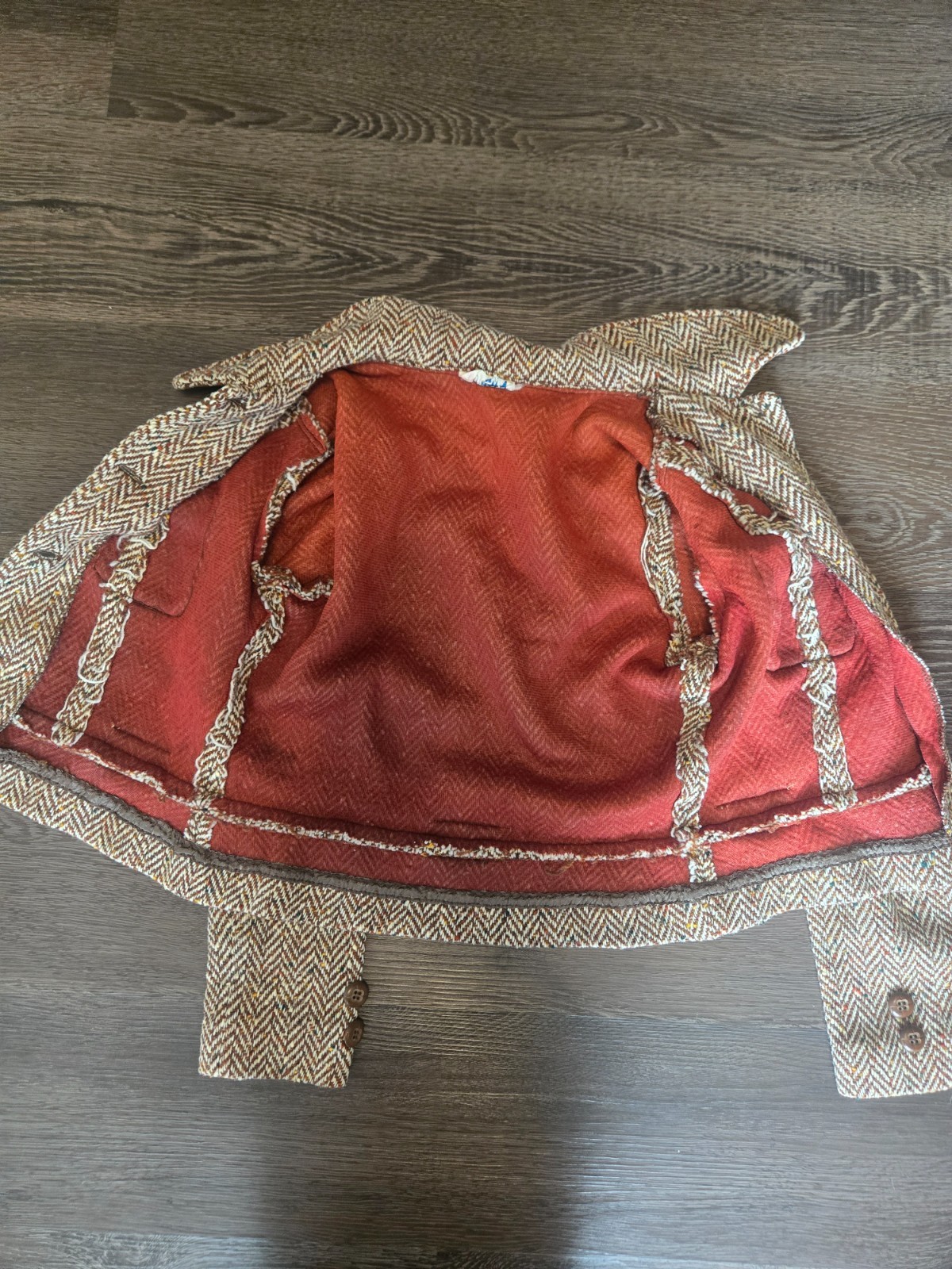 1970’s Vintage College Town Herringbone Tweed Jacket – Cropped Wool Blend Blazer