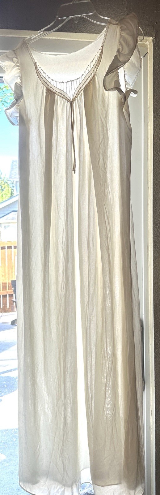 Vintage Leading Lady Full Length Nylon Nightgown White Medium