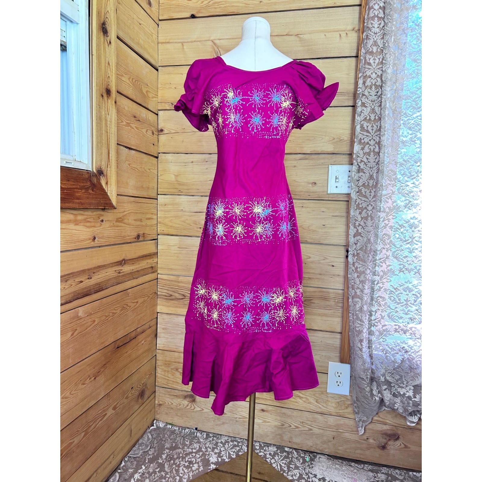 Vintage Muumuu Dress Womens Medium Fuchsia Pink Embroidered Starburst Handmade