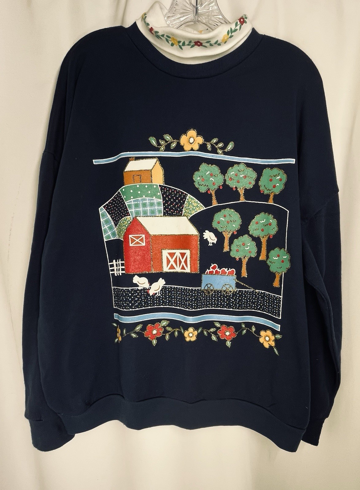 Sweatshirt ACT lll Size Medium Turtleneck Barn Scene On Vinyl Dark Blue
