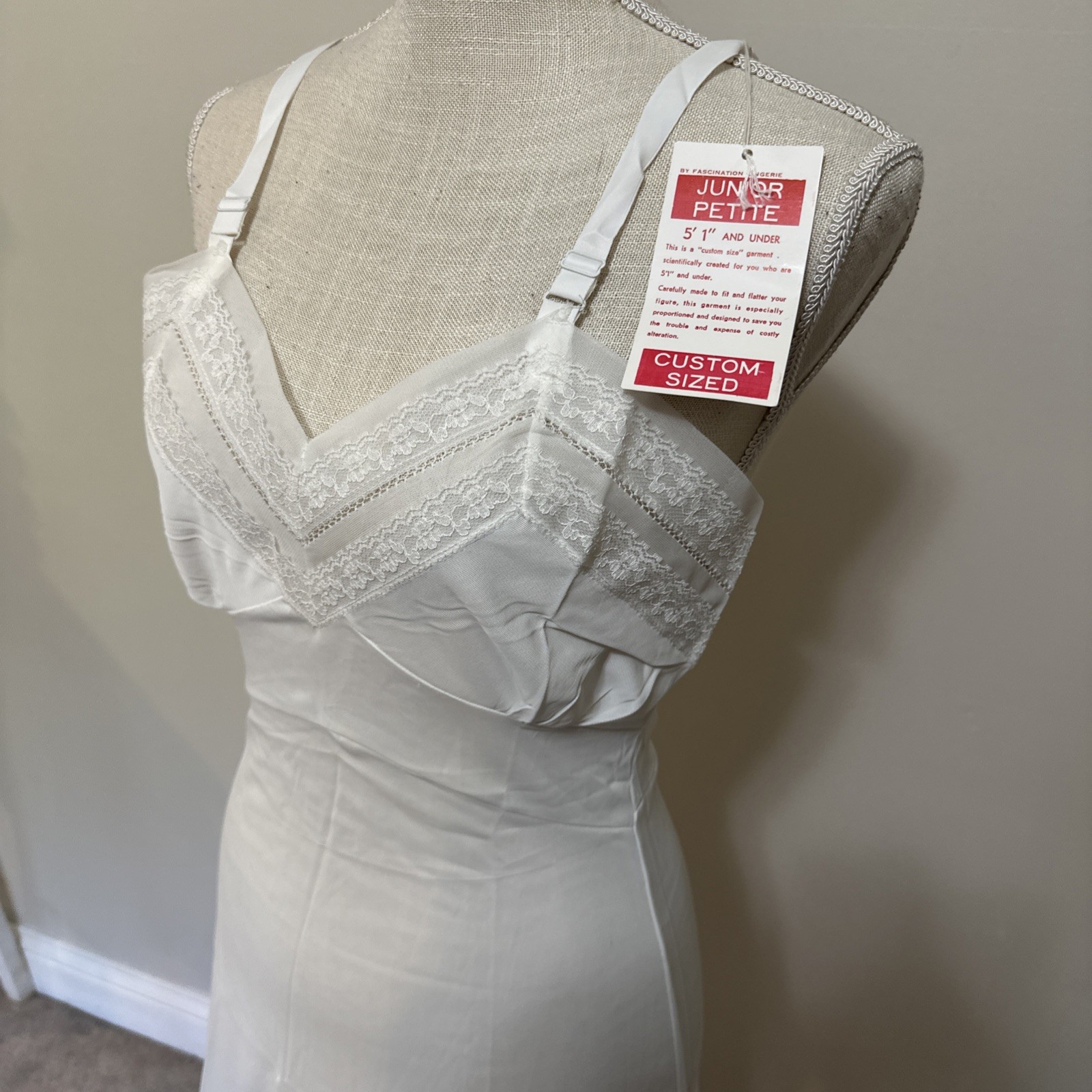 Vtg White Slip Undergarment By Fascination Lingerie Petite