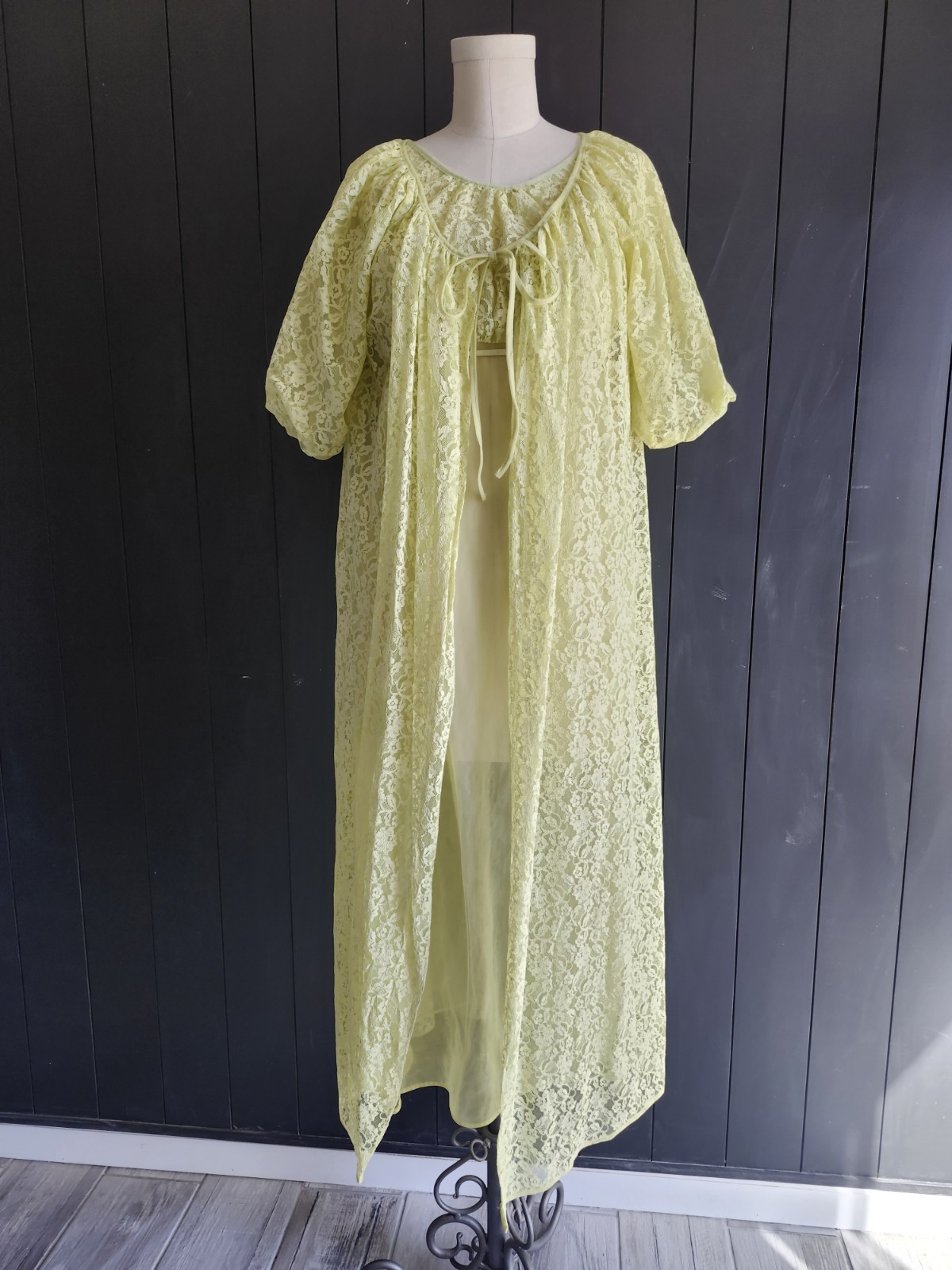 VTG 60s Chartreuse Yellow Nylon & Lace PEIGNOIR SET Nightie Robe UNION LABEL SML