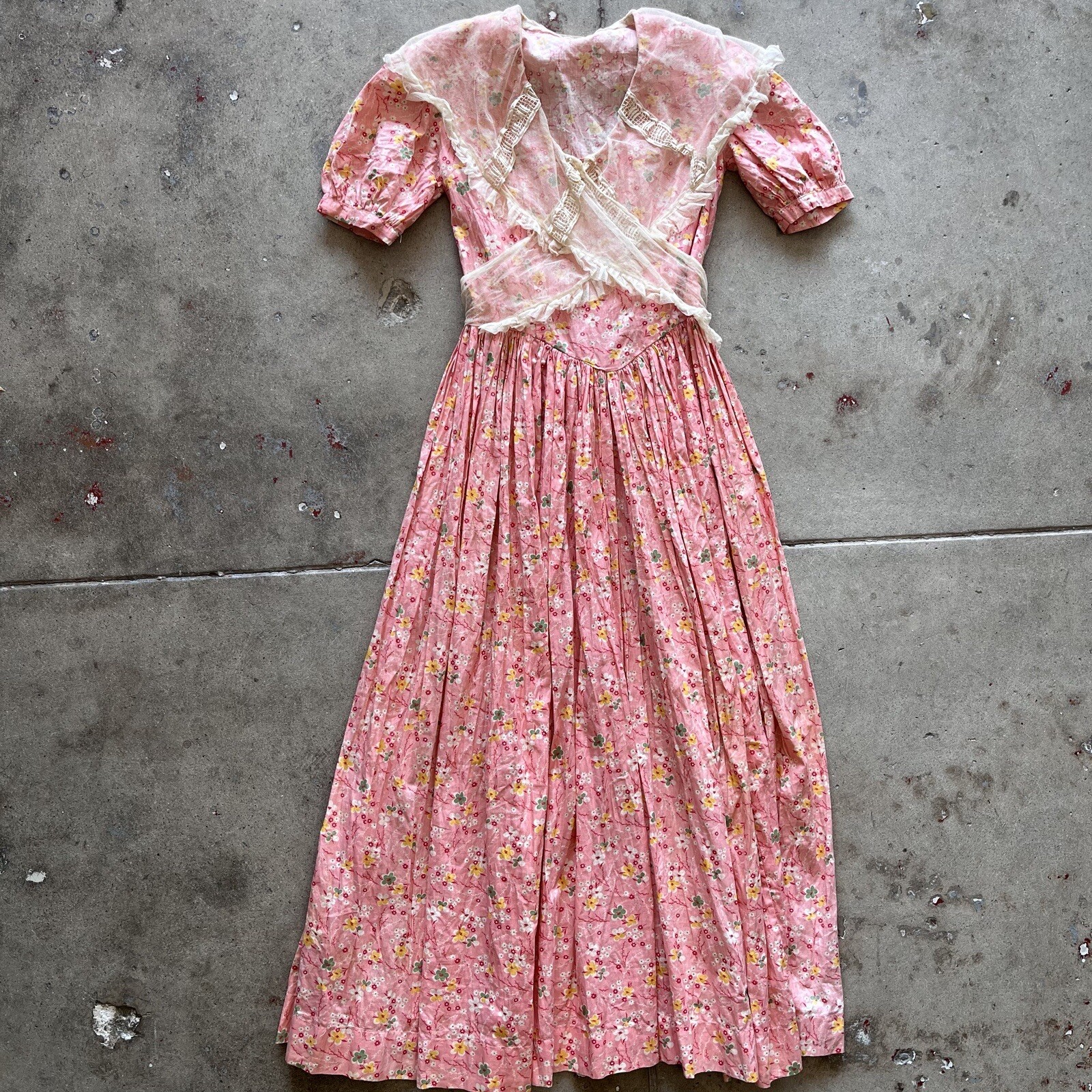 Vintage Dress W/delicate Mesh Lace