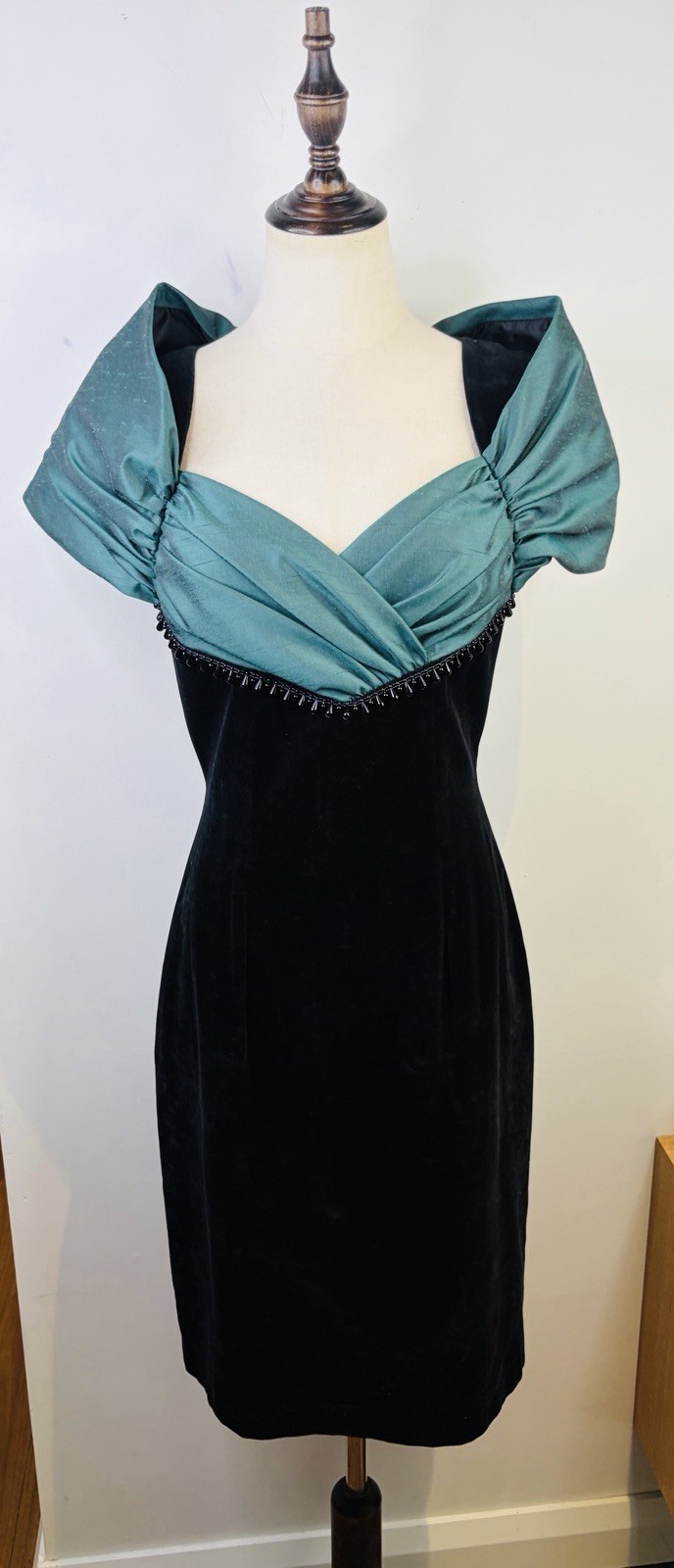 Vintage Aime Cocktail Dress Velvet Size 8 Off Shoulder Beading 1980’s Retro