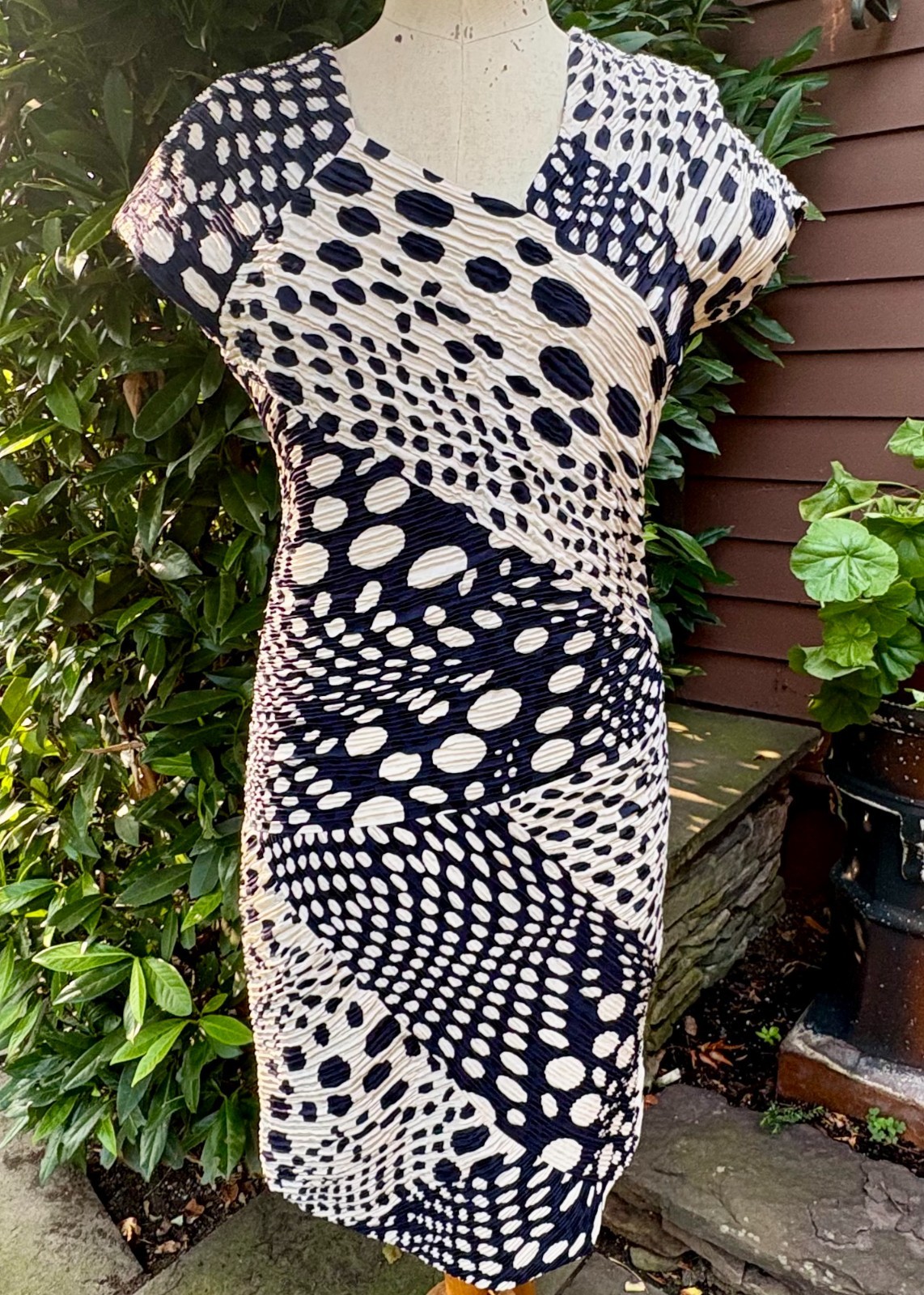 FONTANA DRESS vintage ITALY Veneziano BLACK WHITE POLKA DOTS body con ruched 44