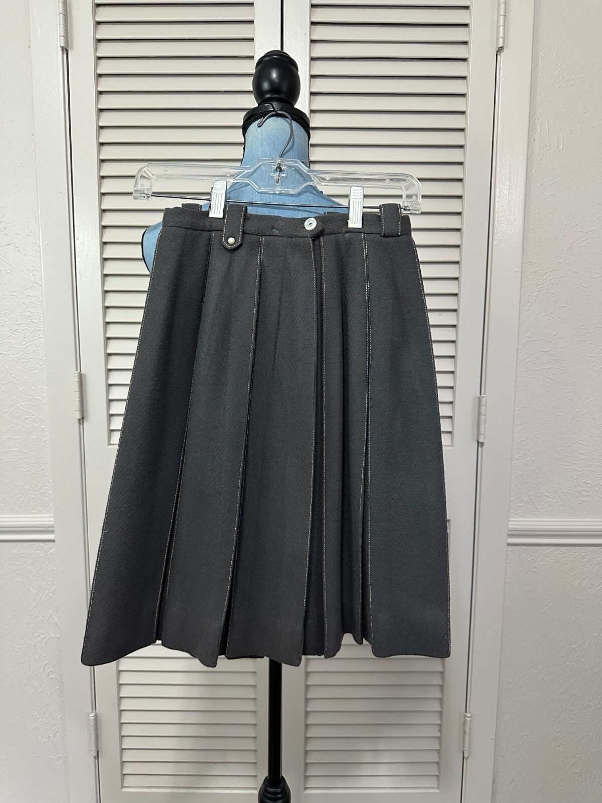 Vintage 60’s/70’s Petti Glen Junior Apparel Gray Felt Pleated Mini Skirt 22″