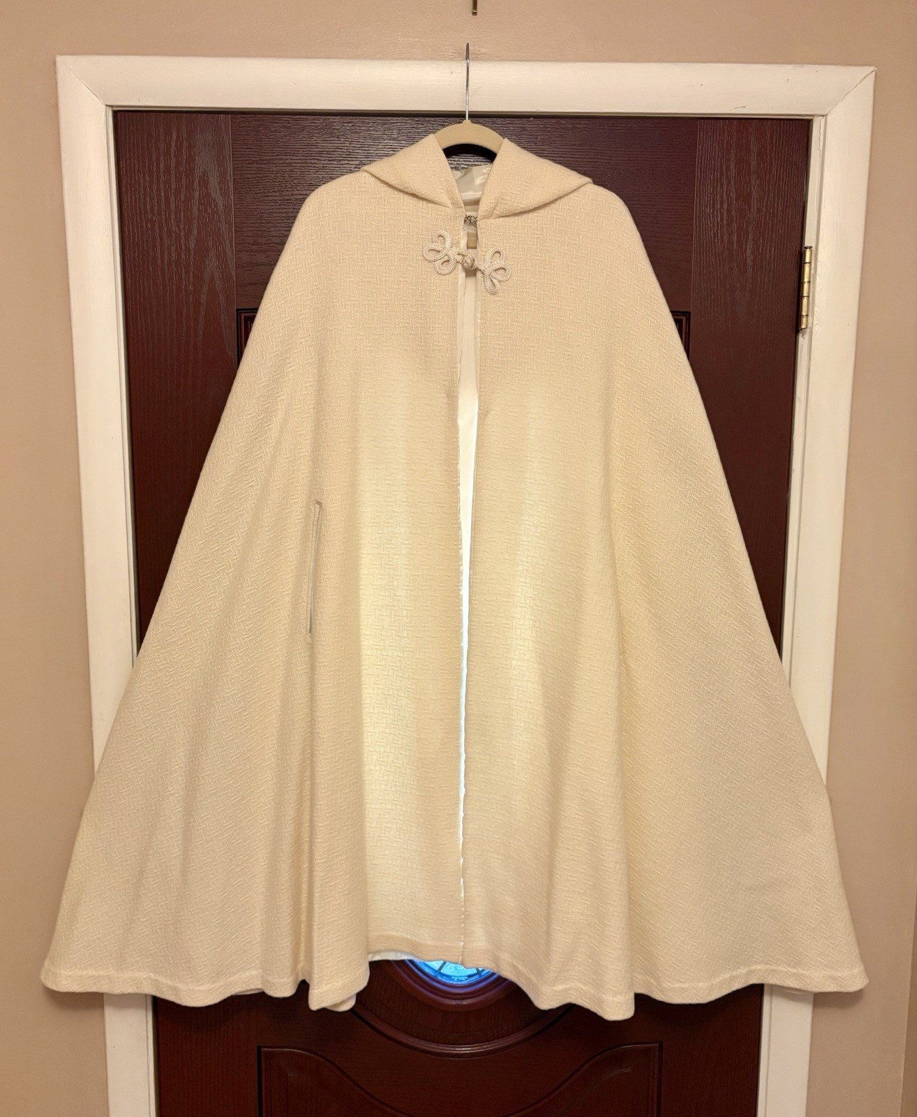 RARE Vintage CREAM Wedding Full Lined HOODED CAPE Chinese Knot Button Fantasy