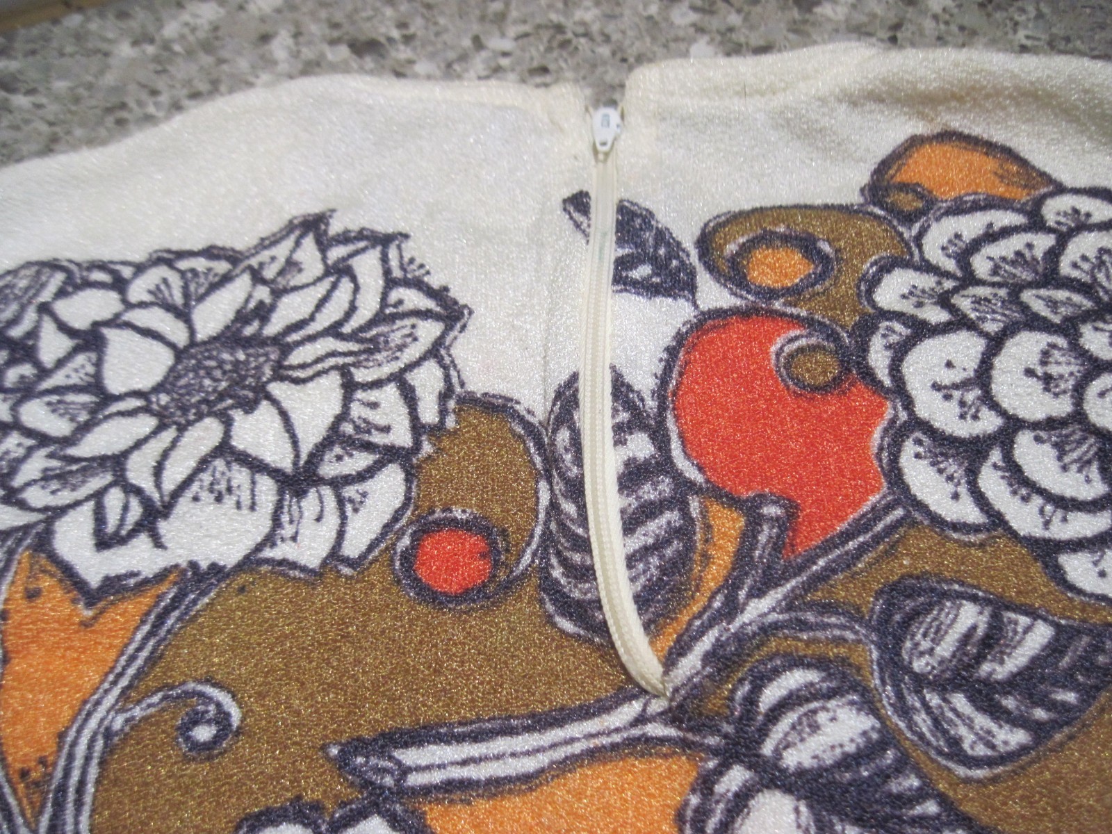 Vintage Textured Knit Sleeveless Zippered Woman’s Jersey Made In Hong Kong EUC