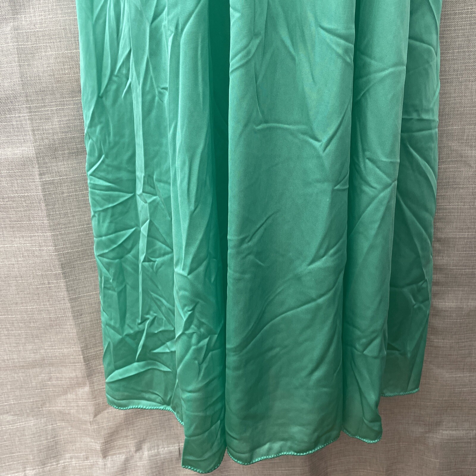 Vintage Carol Hochman for CHEVETTE Green Nightgown ILGWU tag 100% Nylon 50” Long