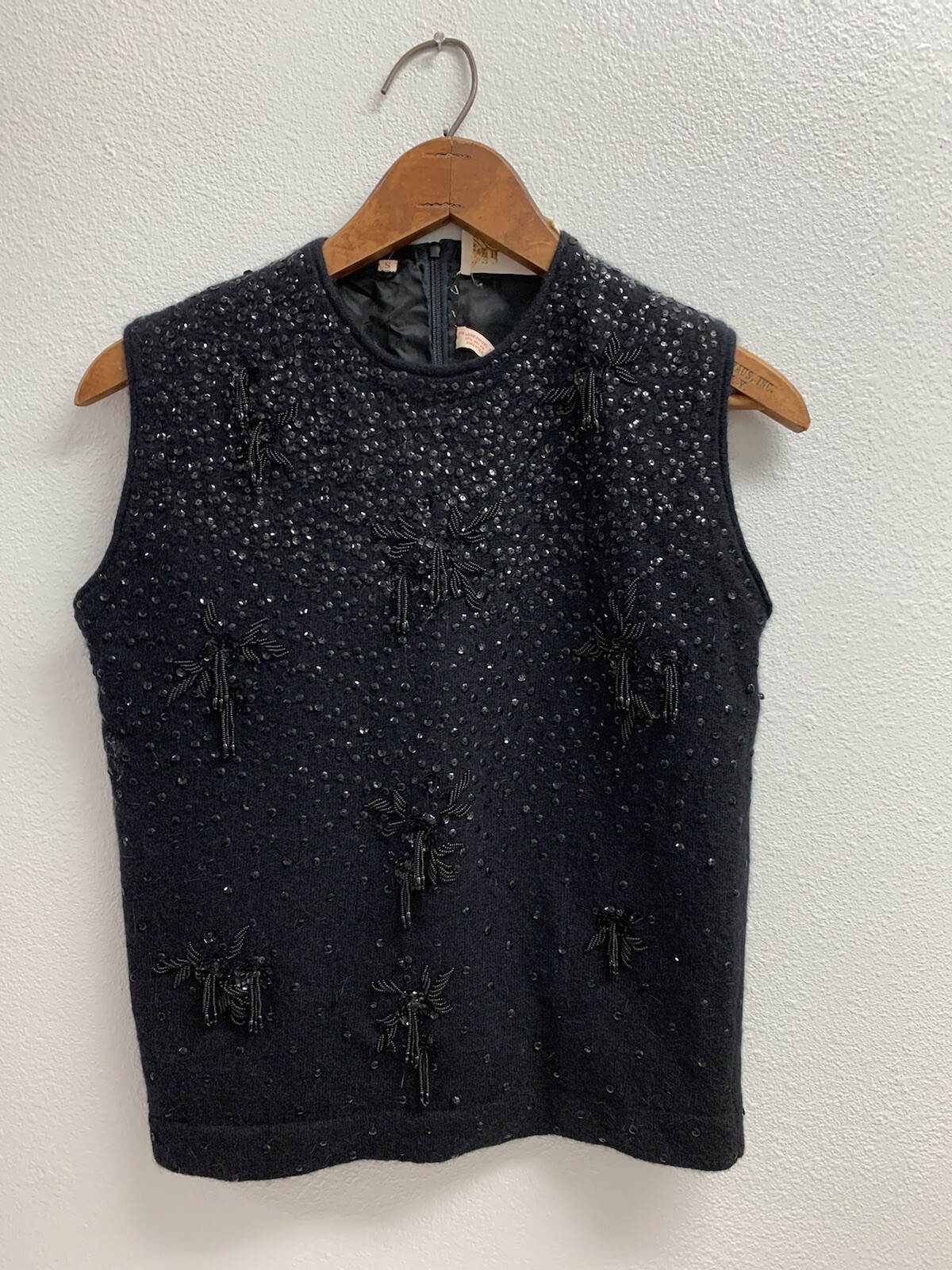 VINTAGE WHITE HOUSE INT LTD WOMENS SWEATER TANK SEQUIN BEADED BLACK LAMBSWOOL