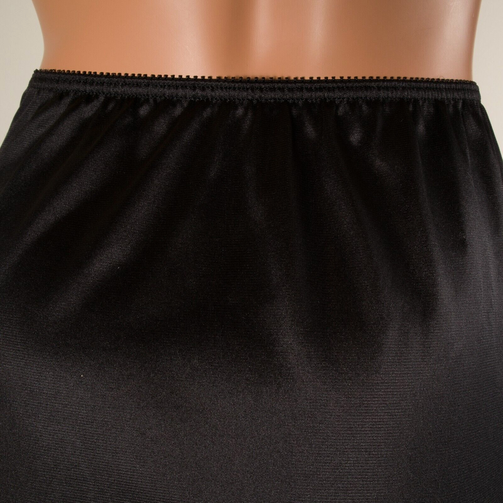 💖 WARNER’S Perfect Measure Black Silky Nylon Half Slip Skirt Lace Trim Hem S