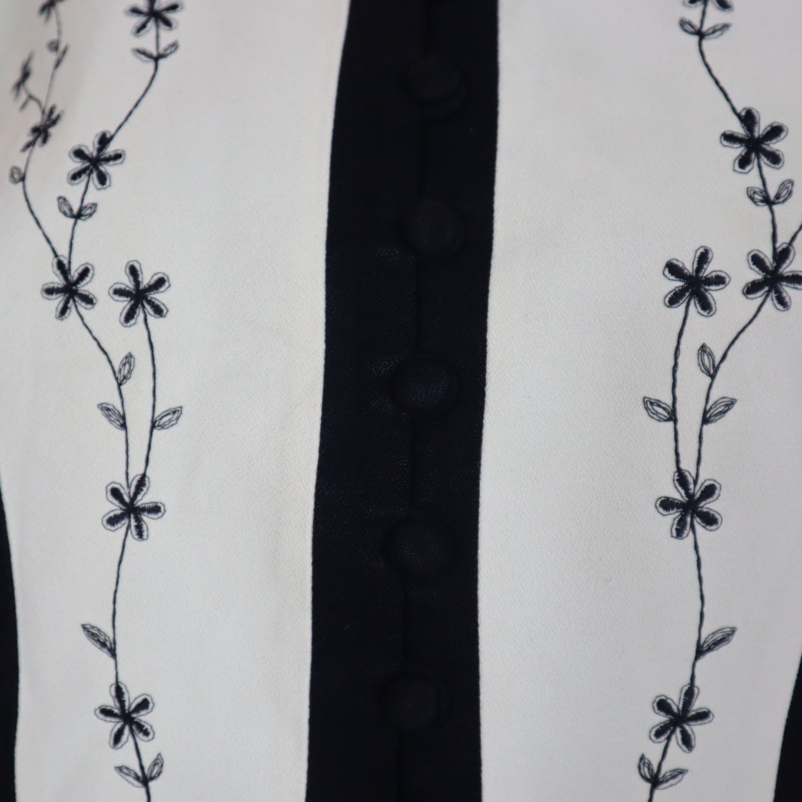 Vintage DJ Summers Top Embroidered Floral Ivory Short Sleeve 80s Women’s Medium
