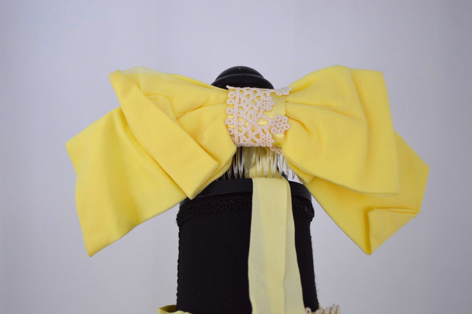 Women’s Vintage 1970s Yellow Maxi Dress with Cream Trim and Matching Head Piece