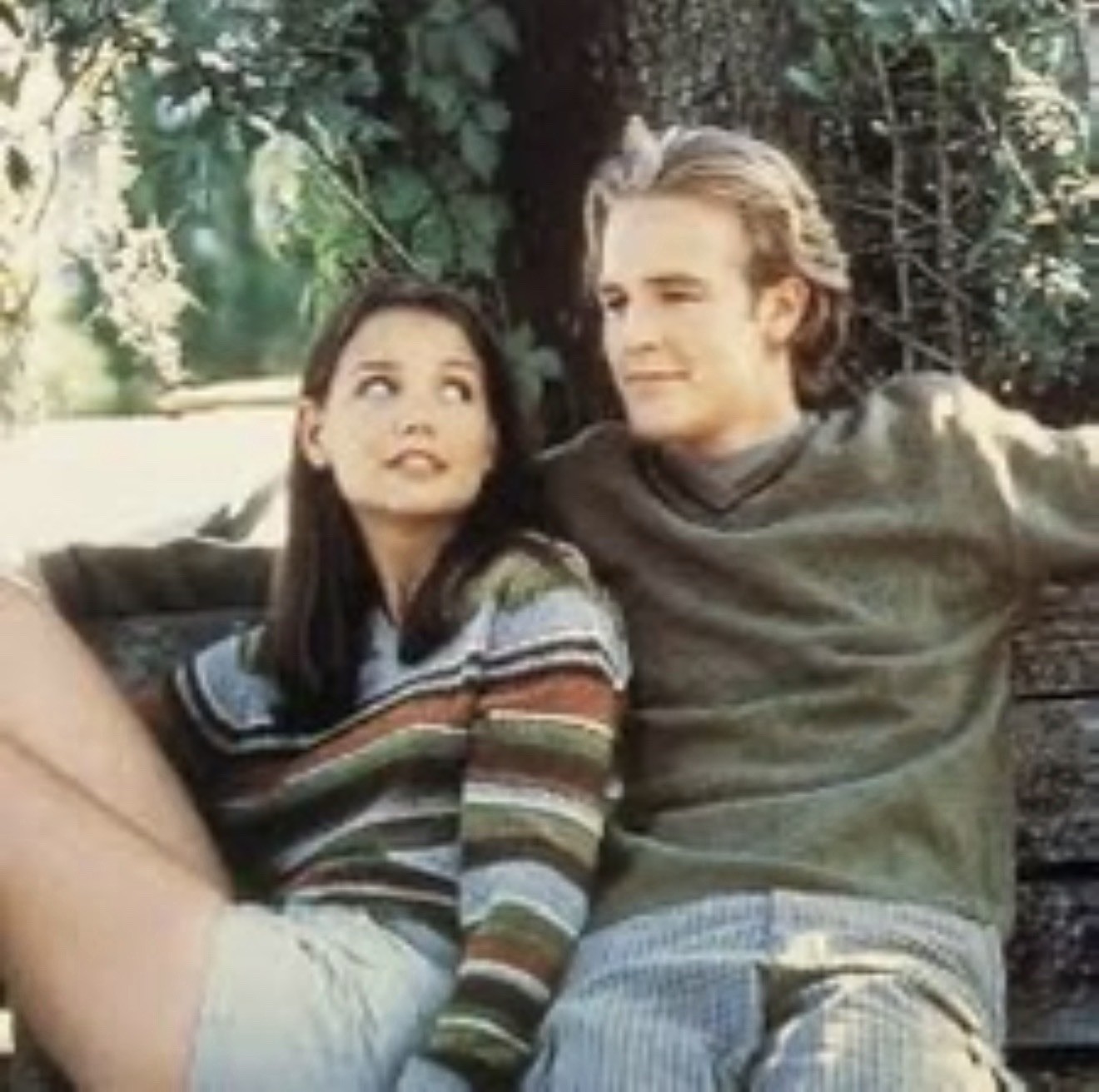 Abercrombie Sweater ASO Joey Potter aka Katie Holmes on Dawson’s Creek in S1, E4