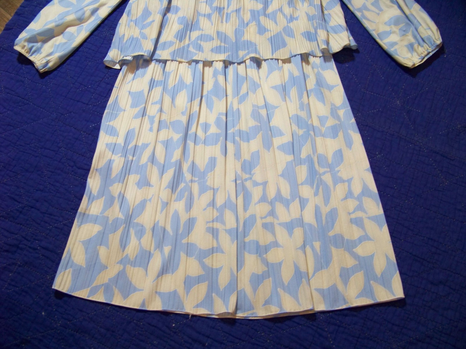 Women’s Vintage Laura Gene Fashions Dress – M-L (see Measurements)