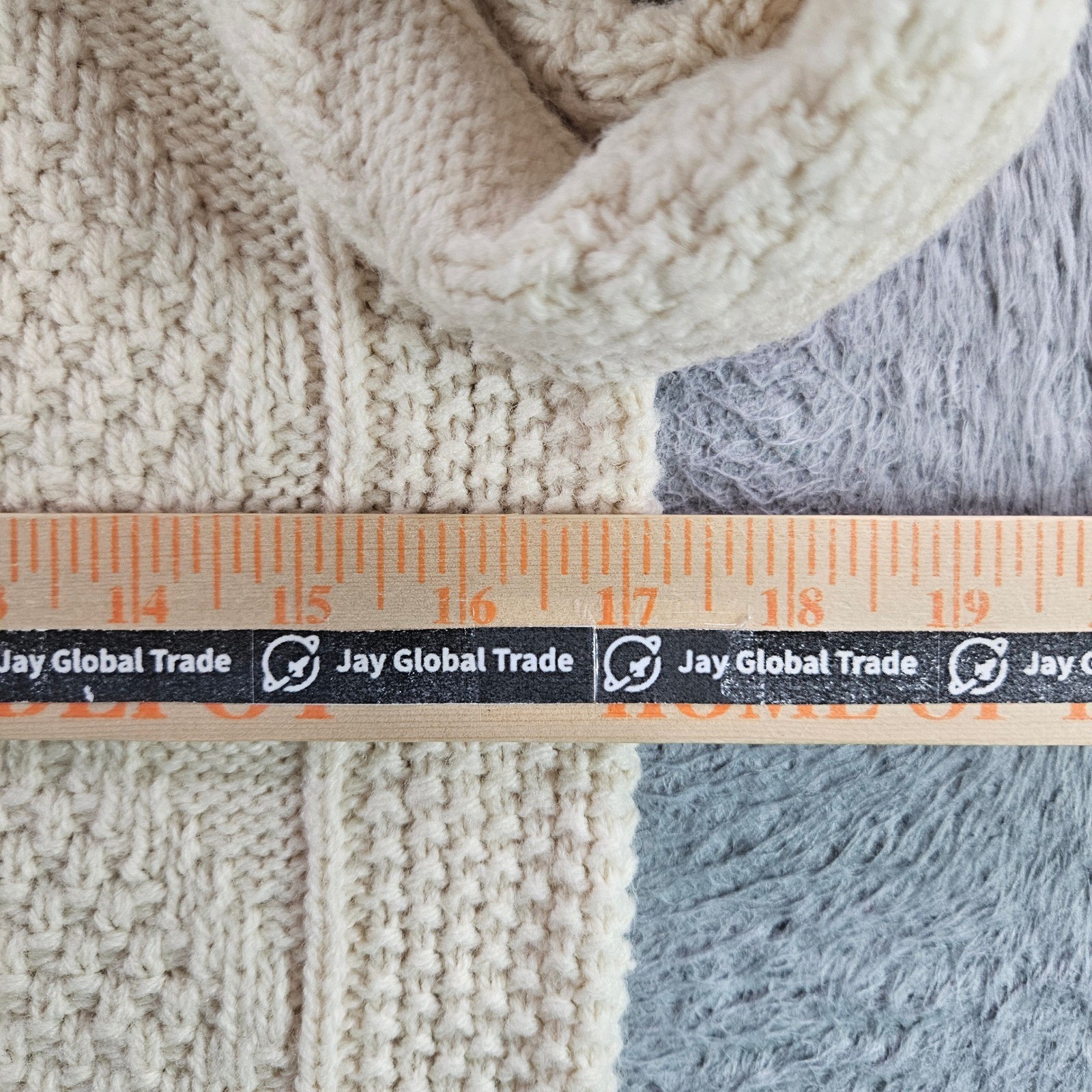 Vintage Lahmar Womens Cream Cable Knit Sweater Size Small Made in USA Ivory