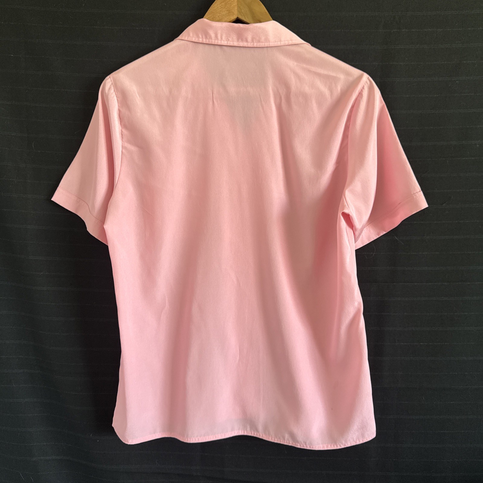 Vintage Pink Polyester Button Front Blouse Shirt sz 36 L Button Up Short Sleeve