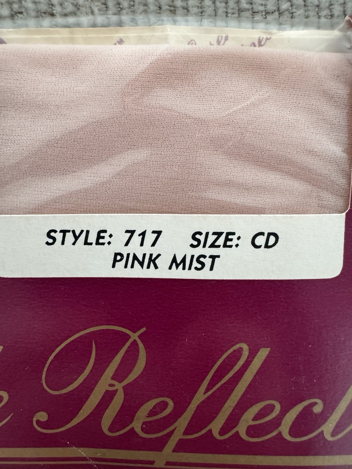Vintage Hanes Silk Reflections Pantyhose Style 717 Size CD Pink Mist