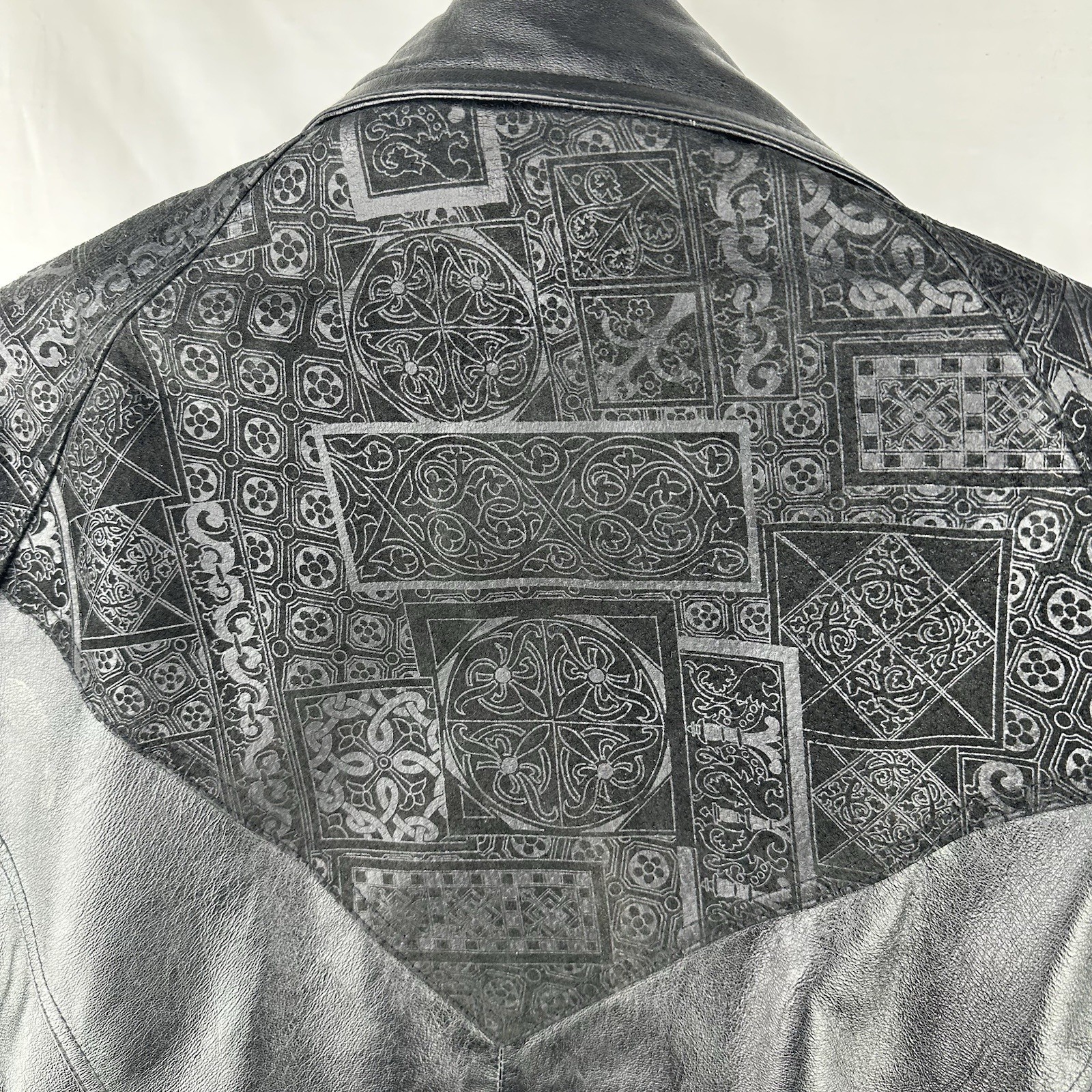 Vintage 80s Wilsons Womens Black Leather Batwing Bomber Jacket Embossed Sz XL