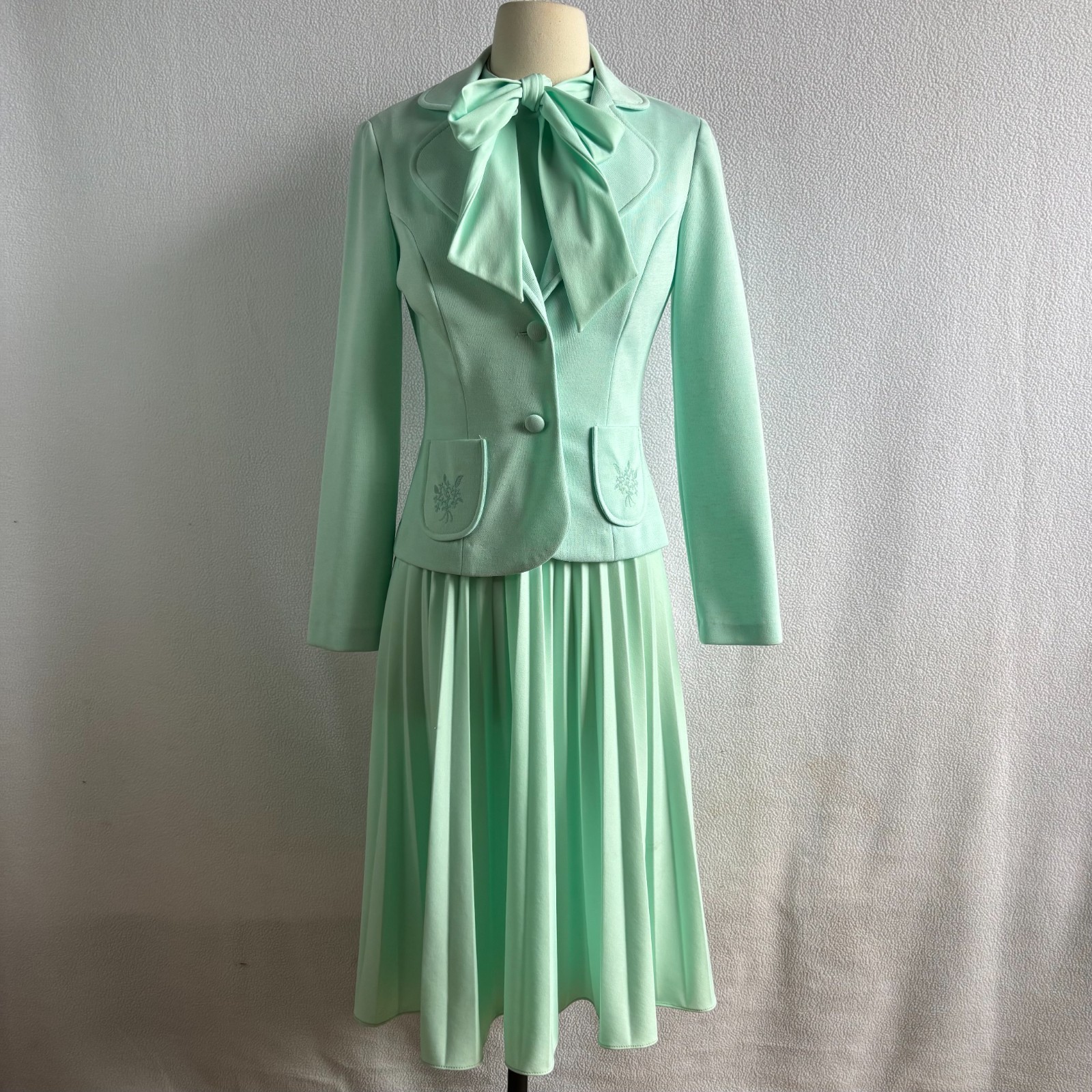 Vintage 1970s Jerell Mint Green Jacket & Fit & Flare Accordion Pleated Dress Set