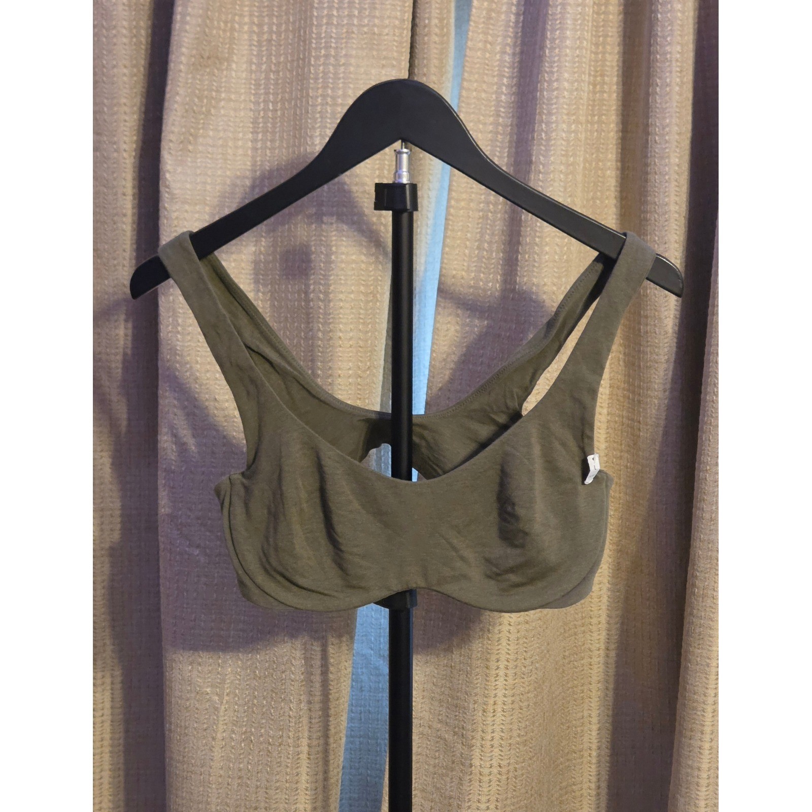 NWT Pink Victoria’s Secret Unlined Bralette Women’s Size Large Green