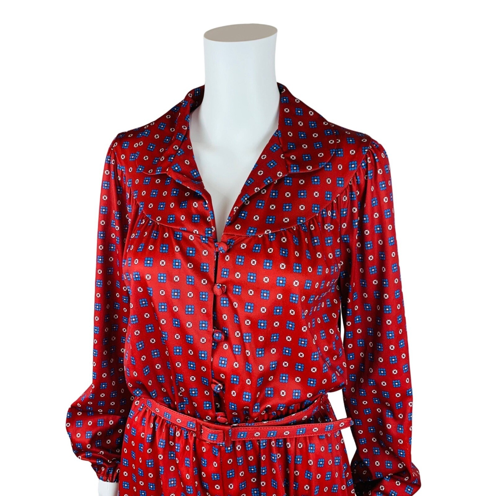 Vintage 1970s Belted Dress Red Blue Patterned Fit & Flare | W 28-40″