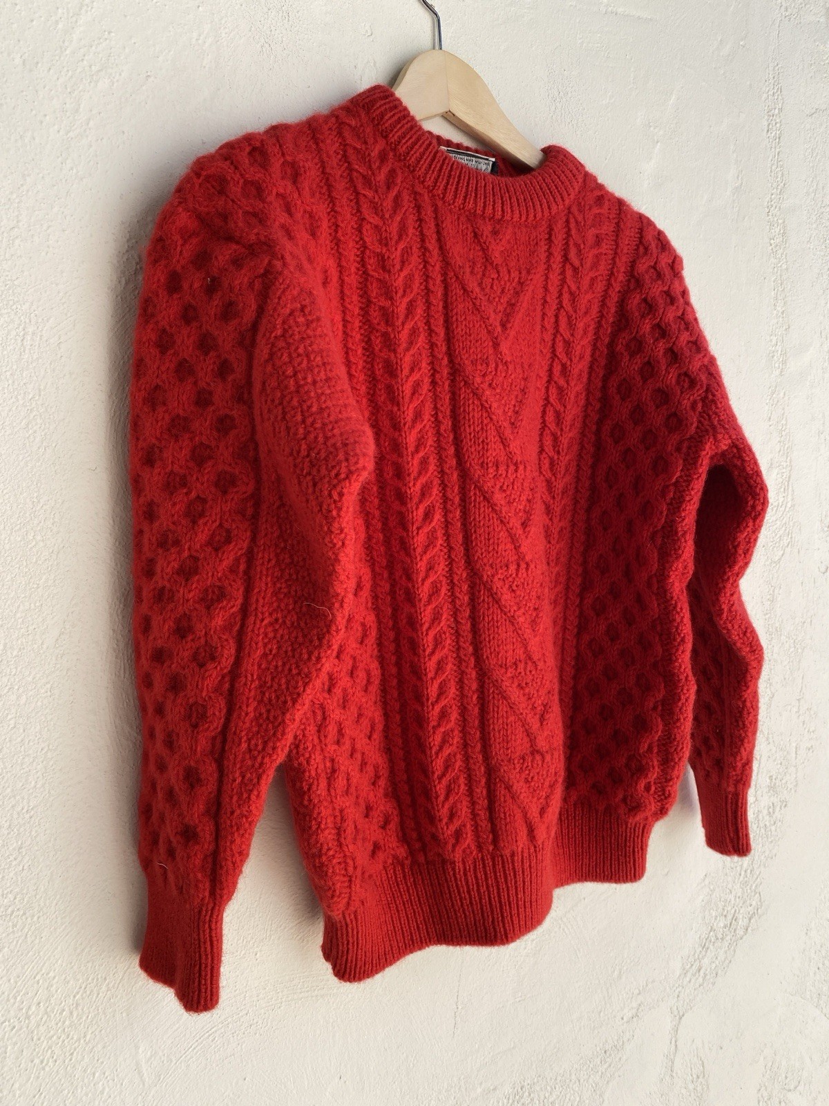 Vintage Kent & Curwen M 100% Pure New Wool Cable Knit Sweater Red Holiday