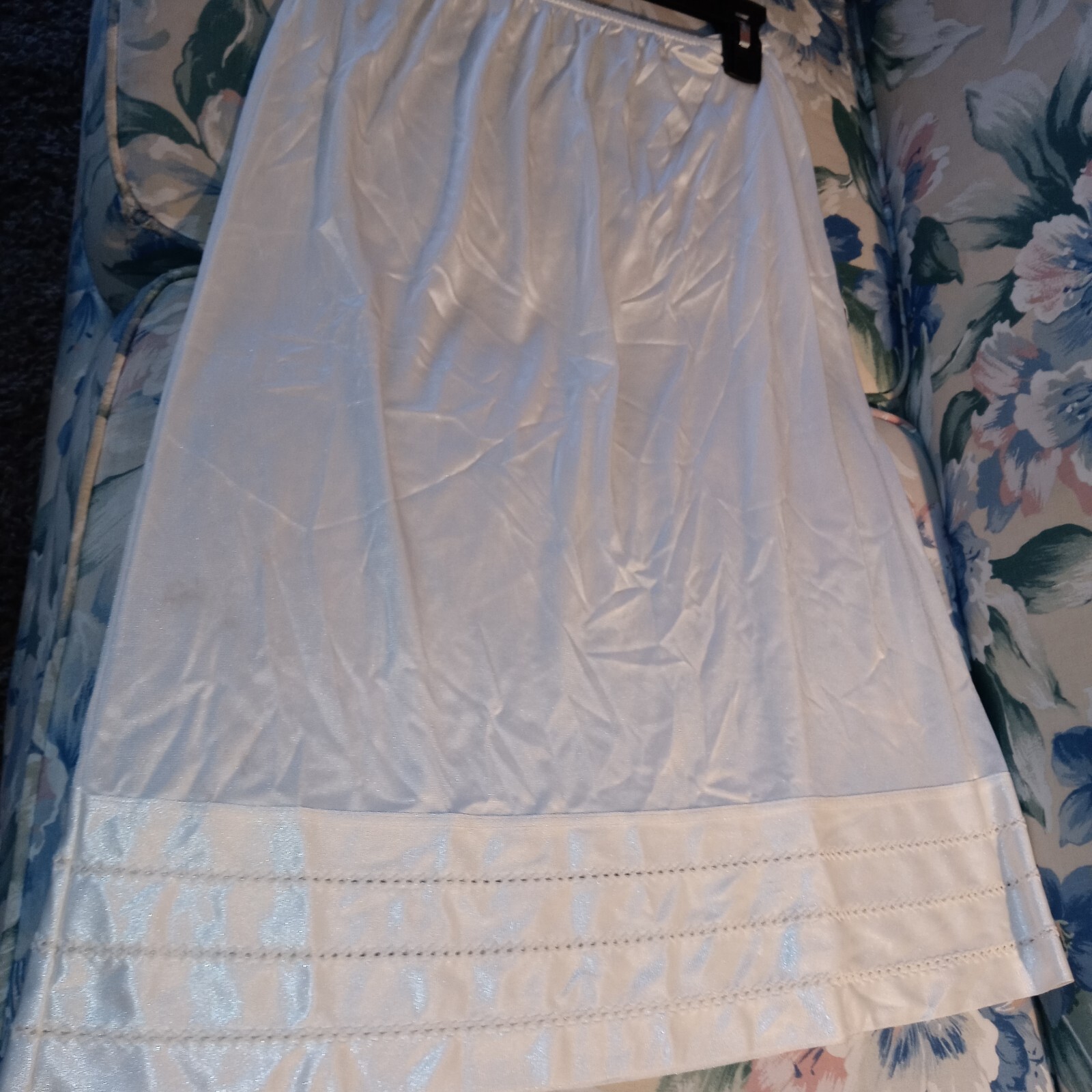Vintage CREAM Nylon & LACE Half Slip VTG 80s Used 11 Inches W